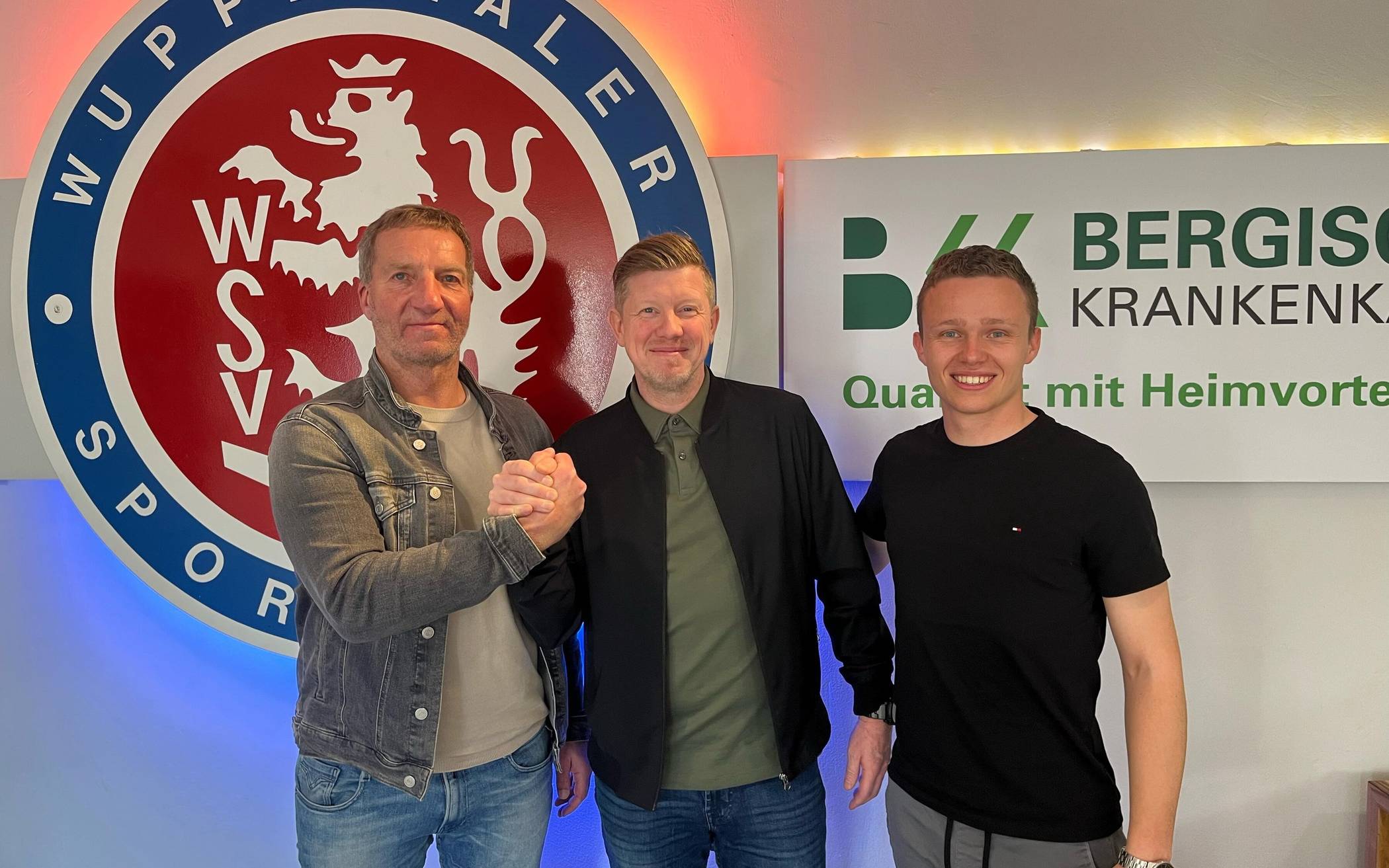 Tom Welz (re.) mit Sportvorstand Thomas