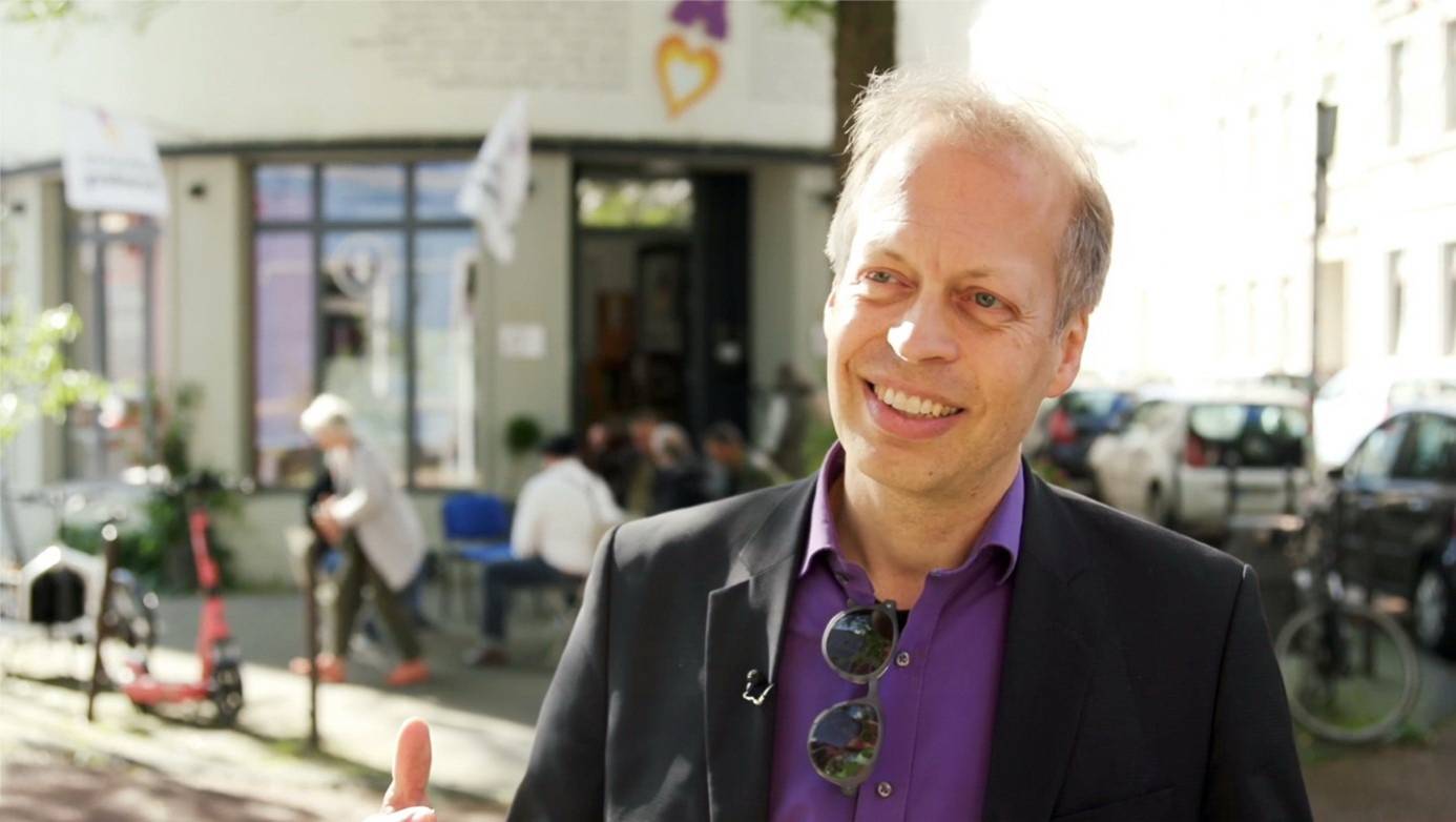  Ulrich T. Christenn. 