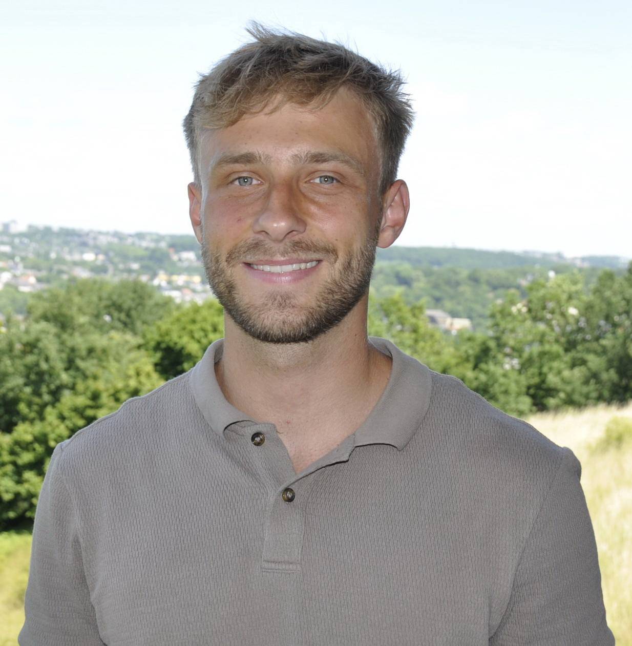 Nicolas Benedik studiert Germanistik und Sportwissenschaft auf Lehramt an der Bergischen Universität.