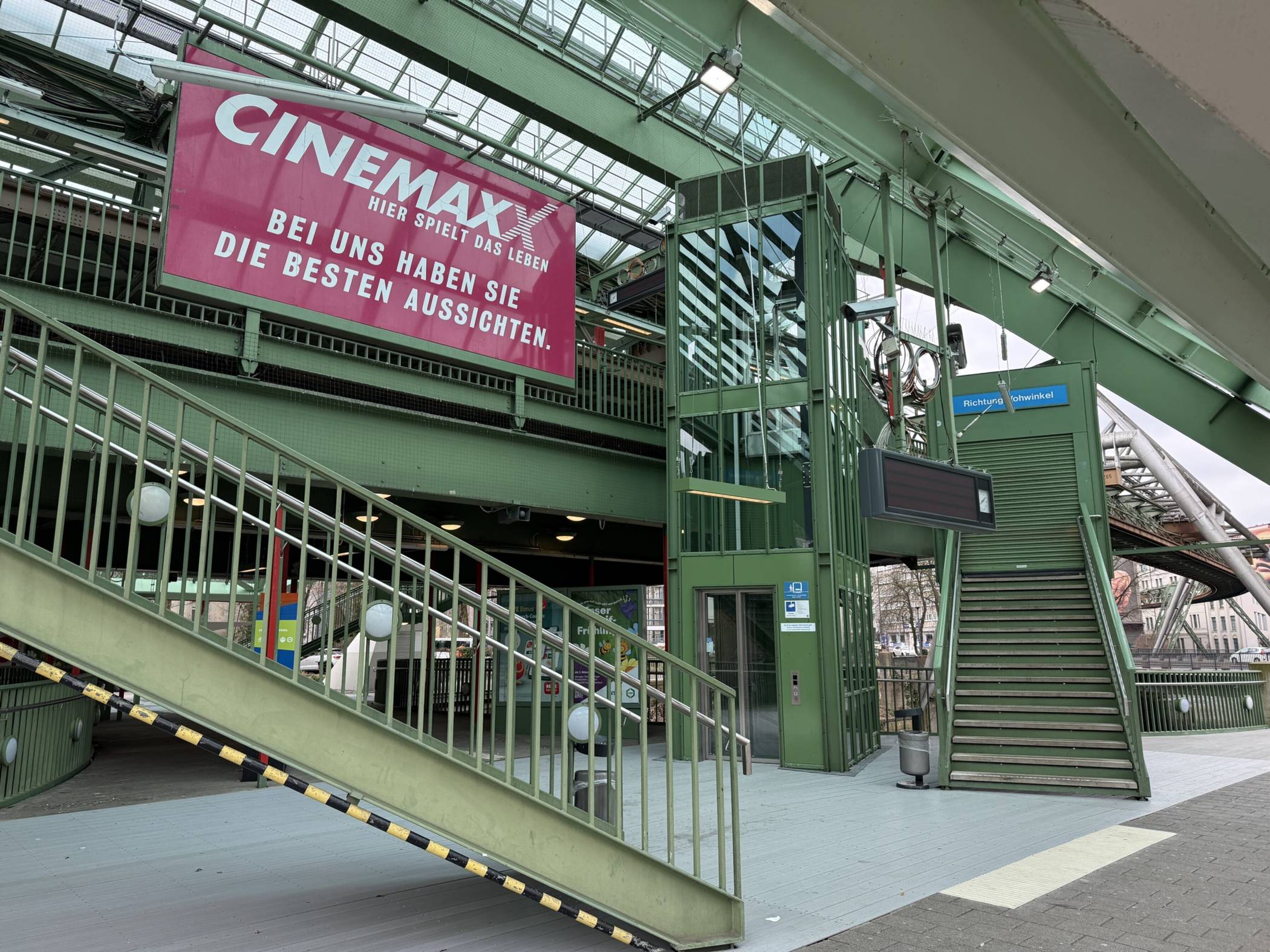  Die Schwebebahn-Station Kluse. 