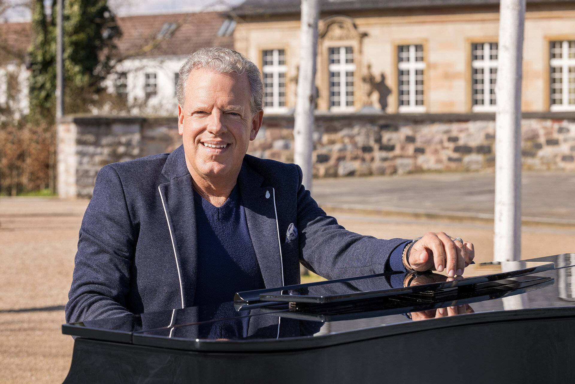 Sacha Klaar am Piano. Wo sonst?