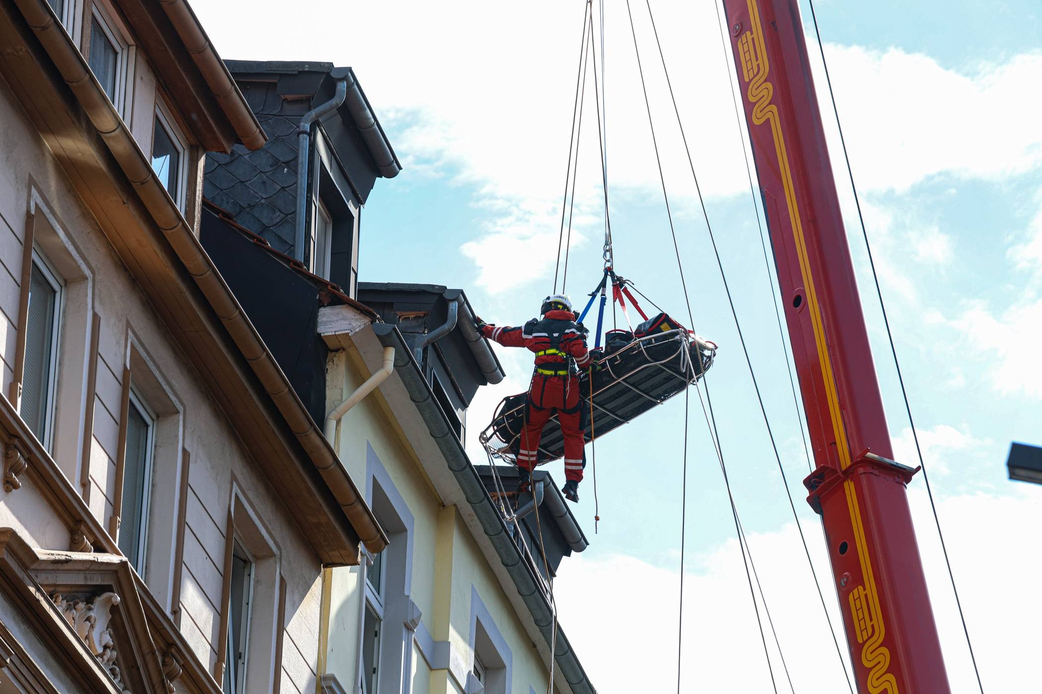 Vorsichtig wurde der Korb herabgelassen.