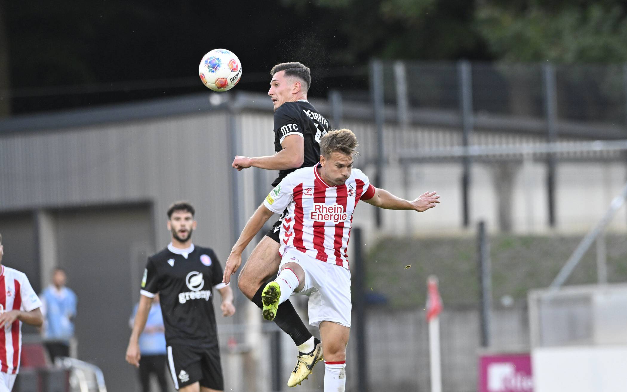Szene aus dem Franz-Kremer-Stadion.