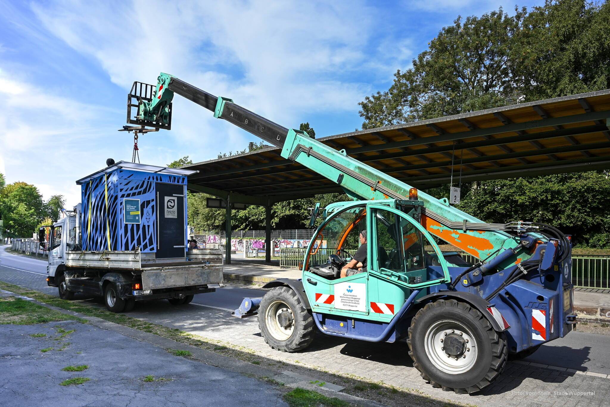  Die Toiletten wurden verladen, 