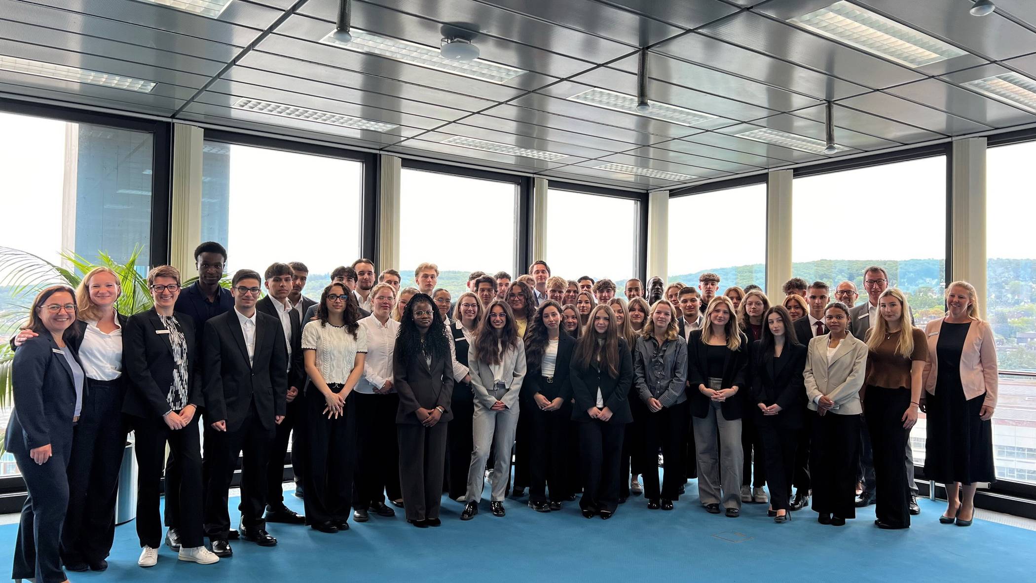  Das Gruppenfoto in der 19. Etage am Islandufer. 