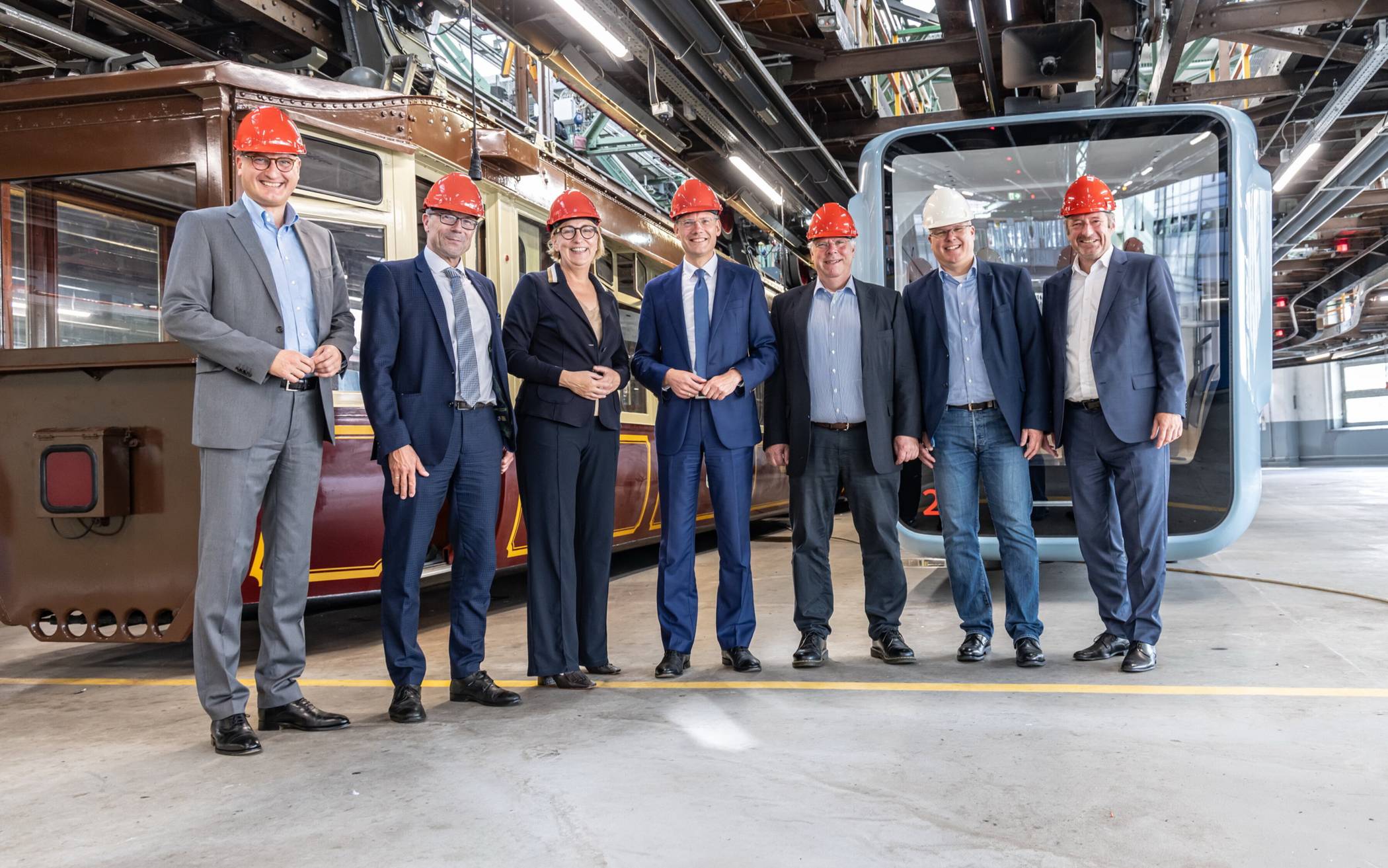 Von li.: Markus Hilkenbach (WSW-Vorstandsvorsitzender), OB