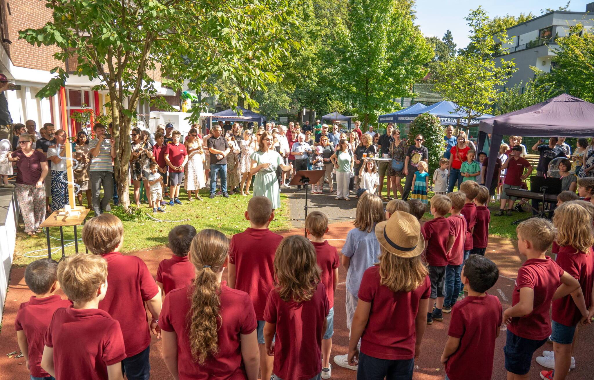 Buntes Treiben und musikalisches Programm auf