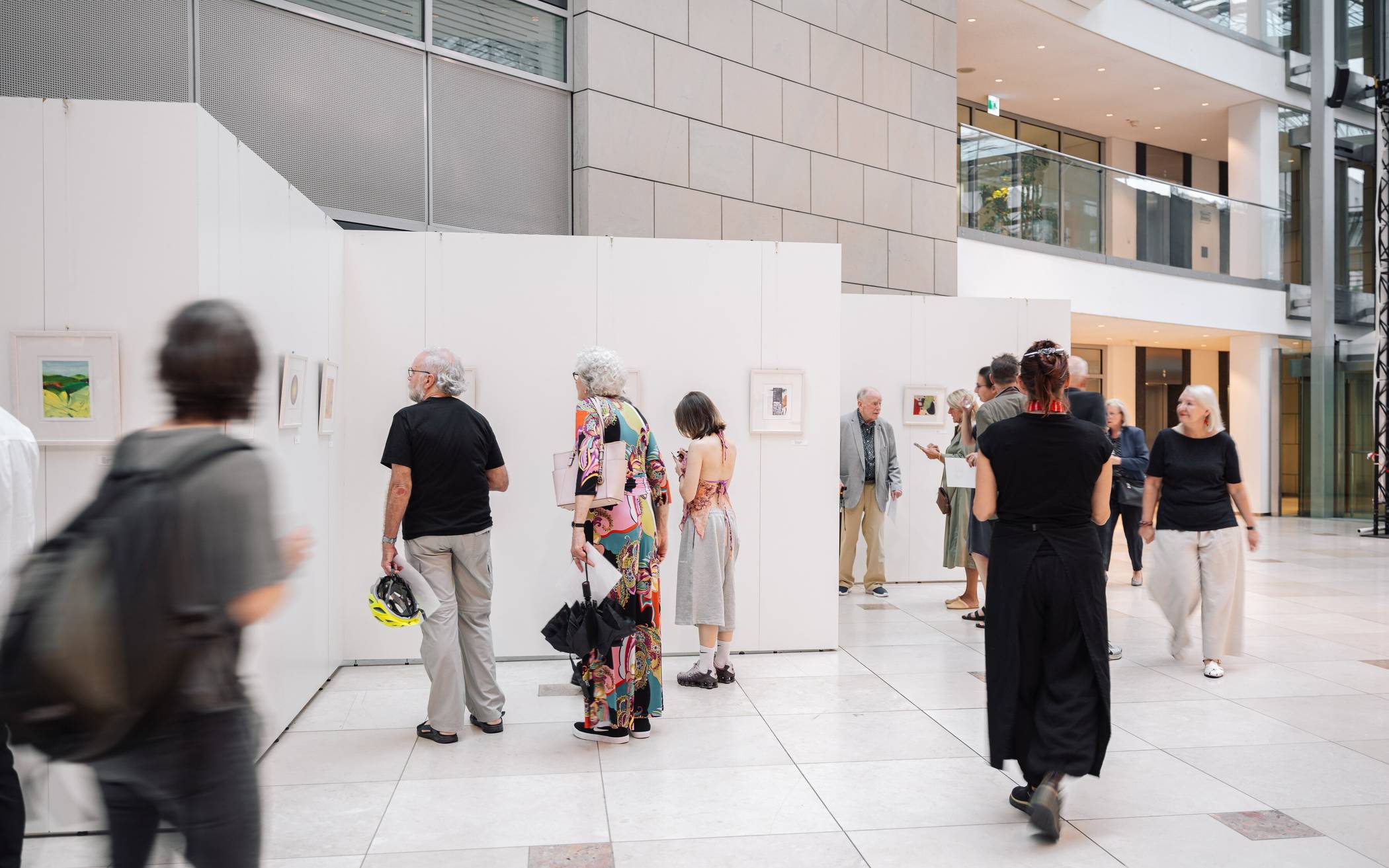 Kunstaktion in der Sparkassen-Glashalle im Juli