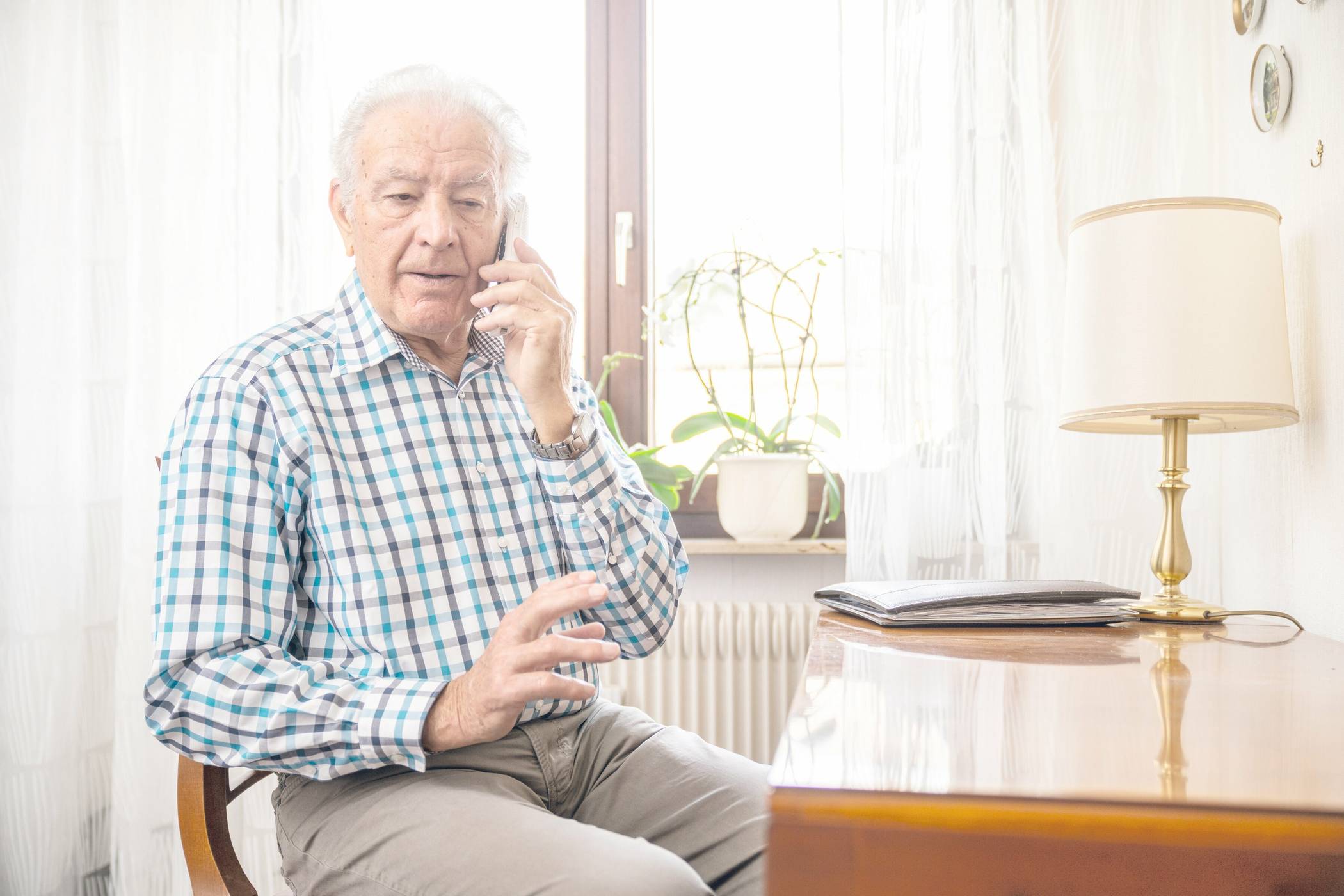 Auf Seniorinnen und Senioren haben es Betrügerinnen und Betrüger besonders abgesehen.