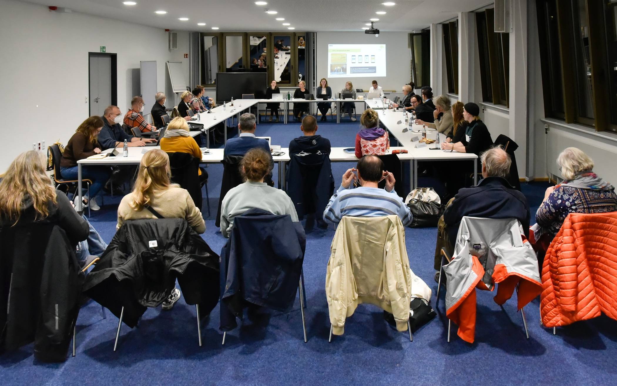 Aufnahme einer Sitzung des Beirats.