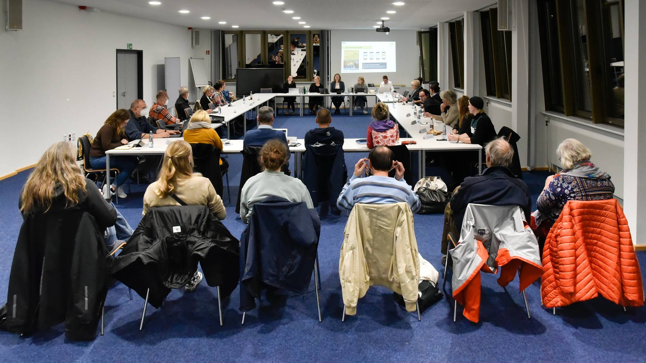 Aufnahme einer Sitzung des Beirats.