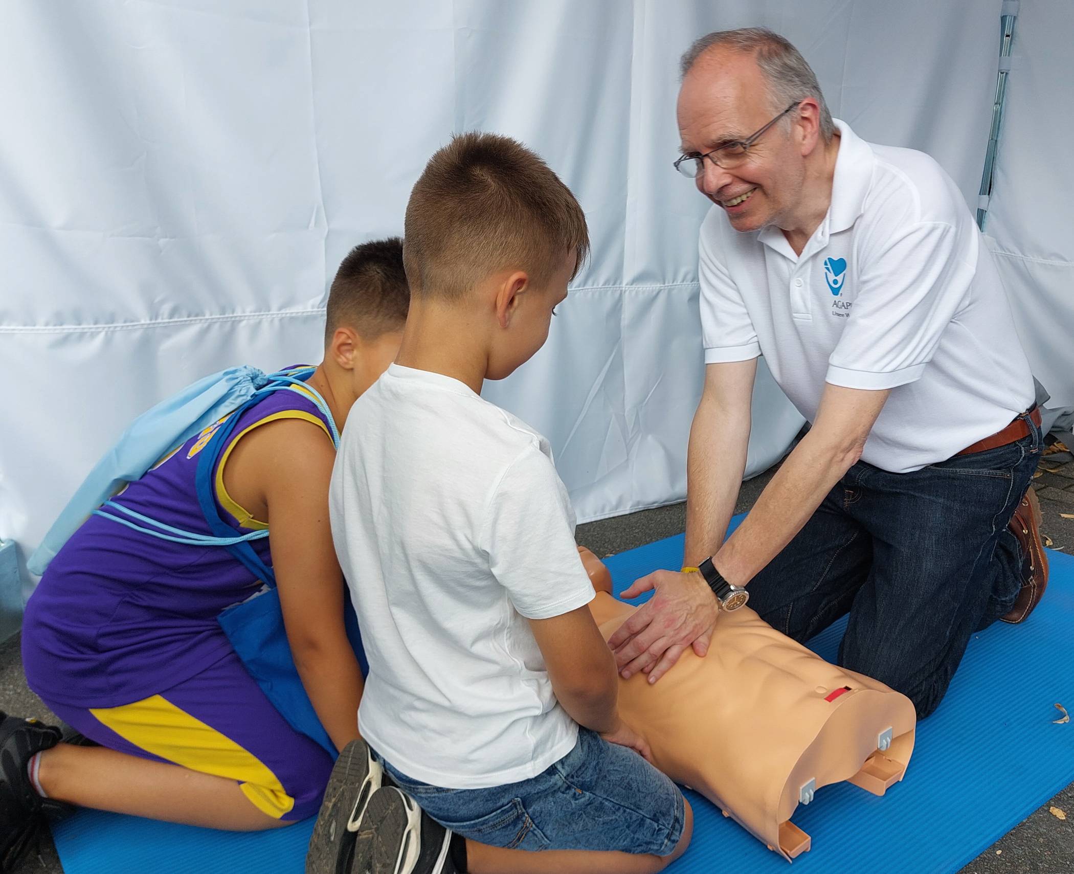  Dr. med. Gunnar Kalund (Leiter des Notfallzentrums am Agaplesion Bethesda Krankenhaus und Leitender Notarzt der Stadt Wuppertal). 