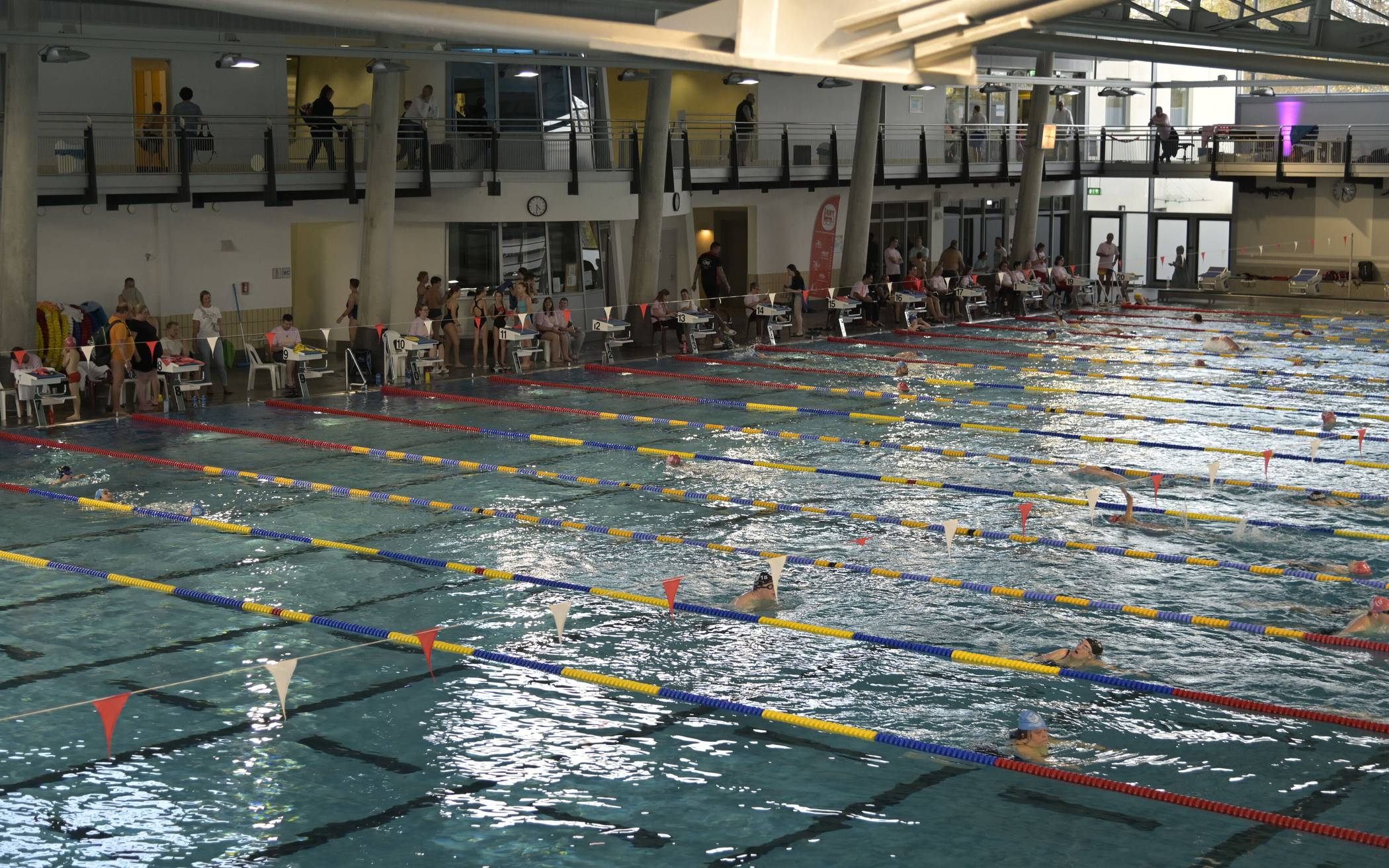 Bild vom 24-Stunden-Schwimmen im Heinz-Hoffmann-Bad.