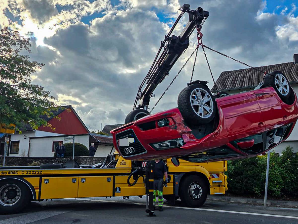 Audi landet auf dem Dach