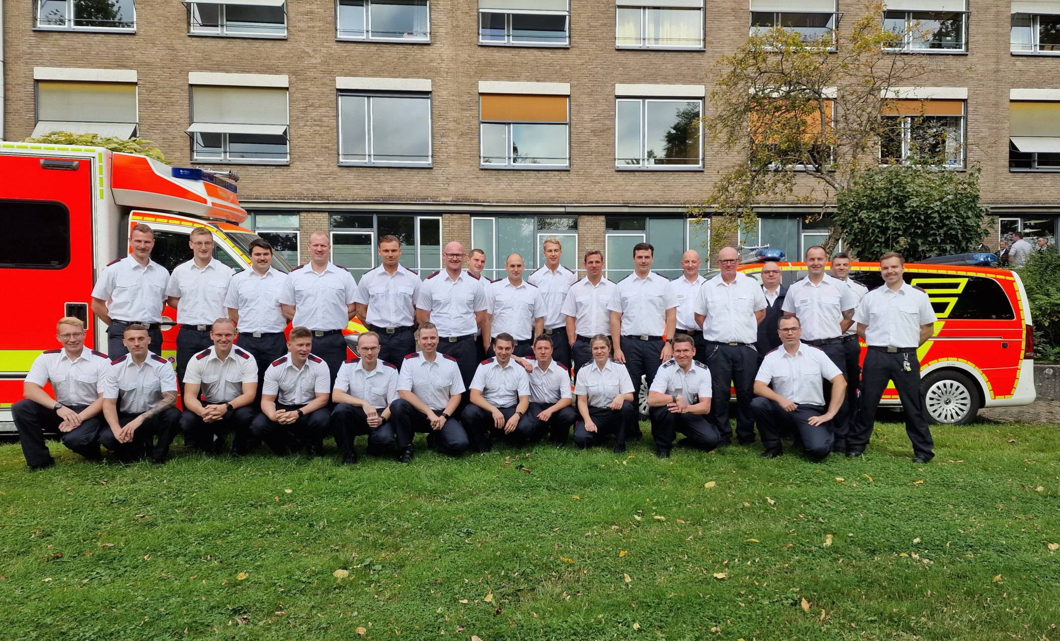 Sie sind künftig als Notfallsanitäter im Einsatz.