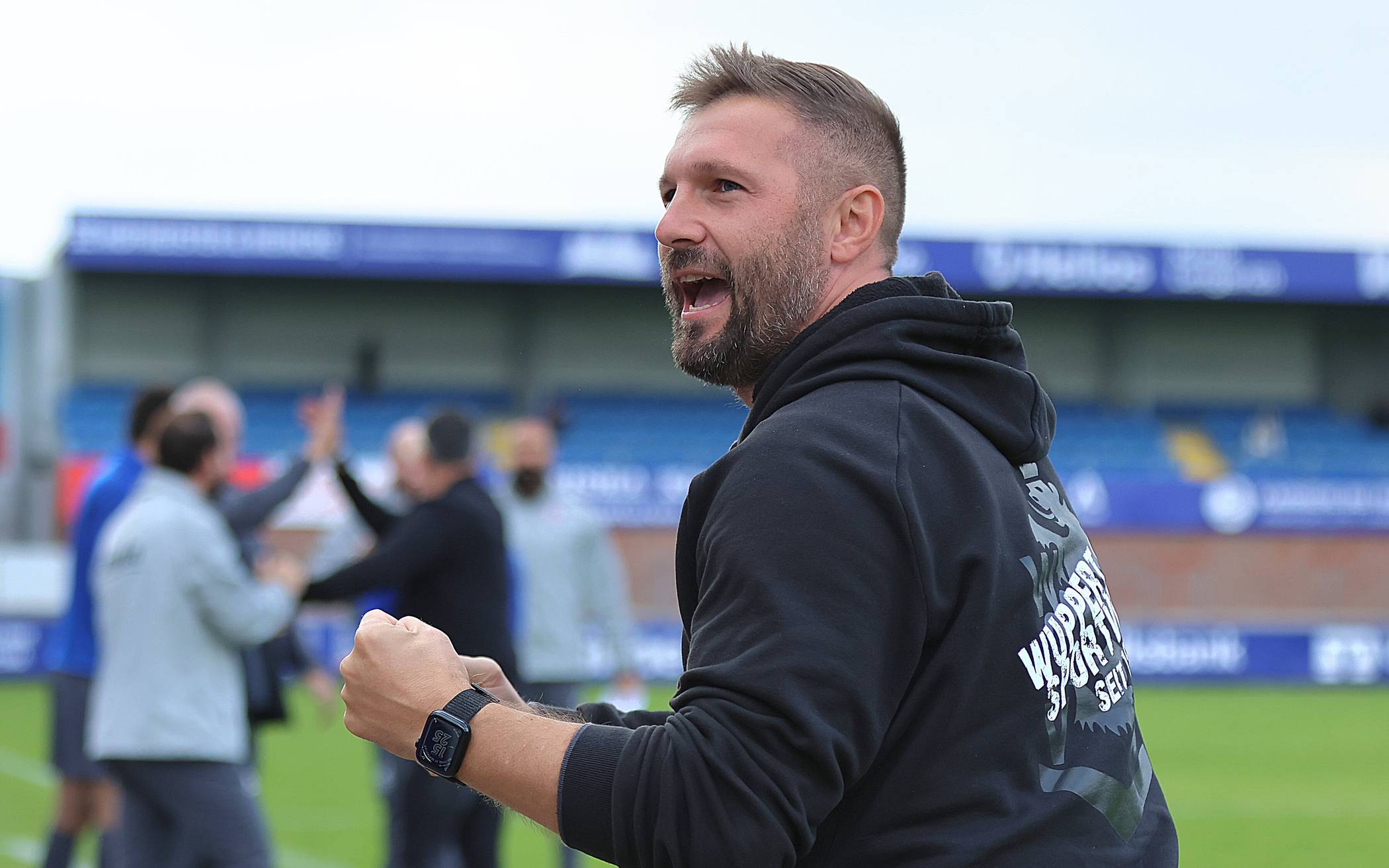 Der Jubel von Trainer Sebaastian Tyrala.