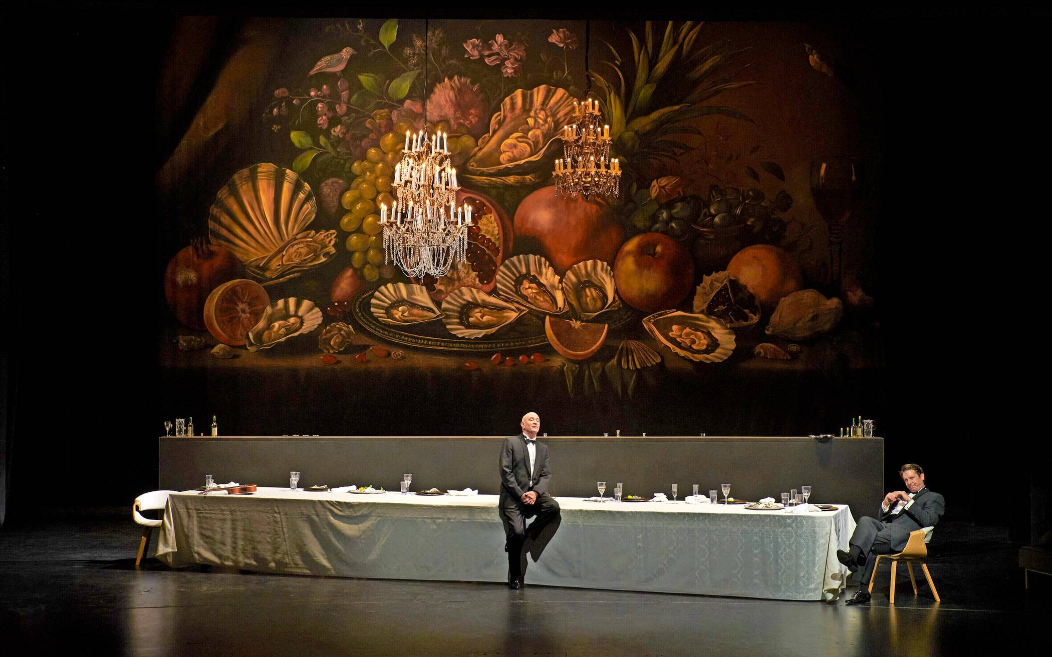 Die Leere zwischen ihnen könnte kaum