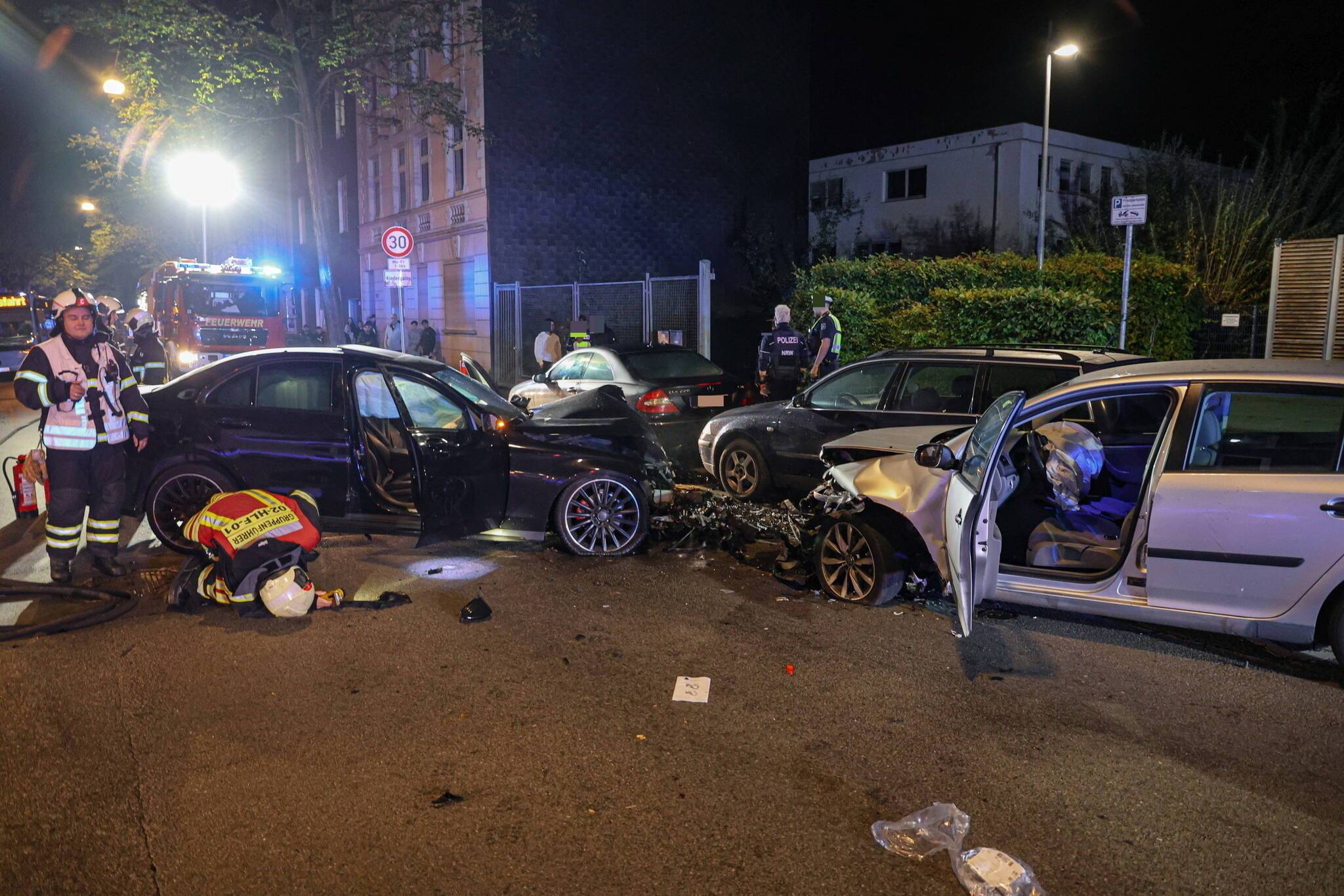 Die EInsatzkräfte hatten viel zu tun.