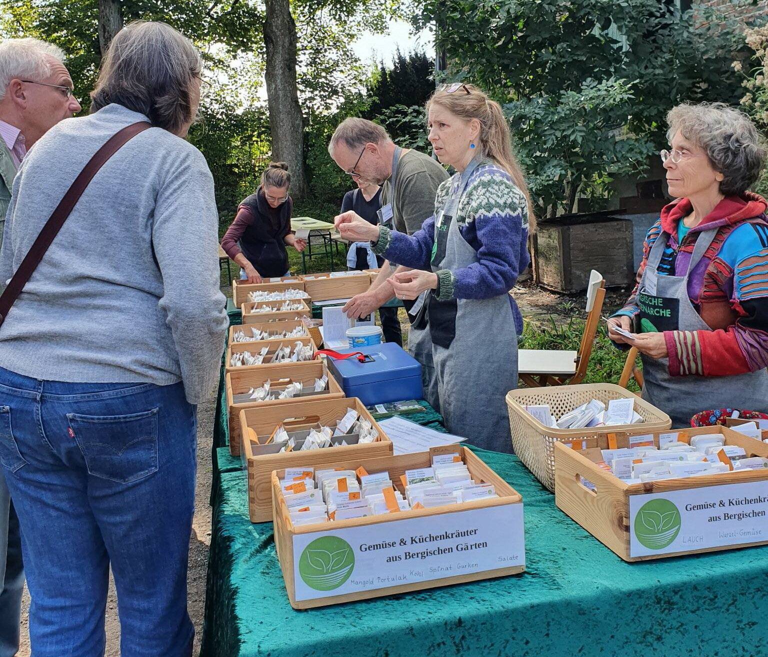 Es wird getauscht und beraten.