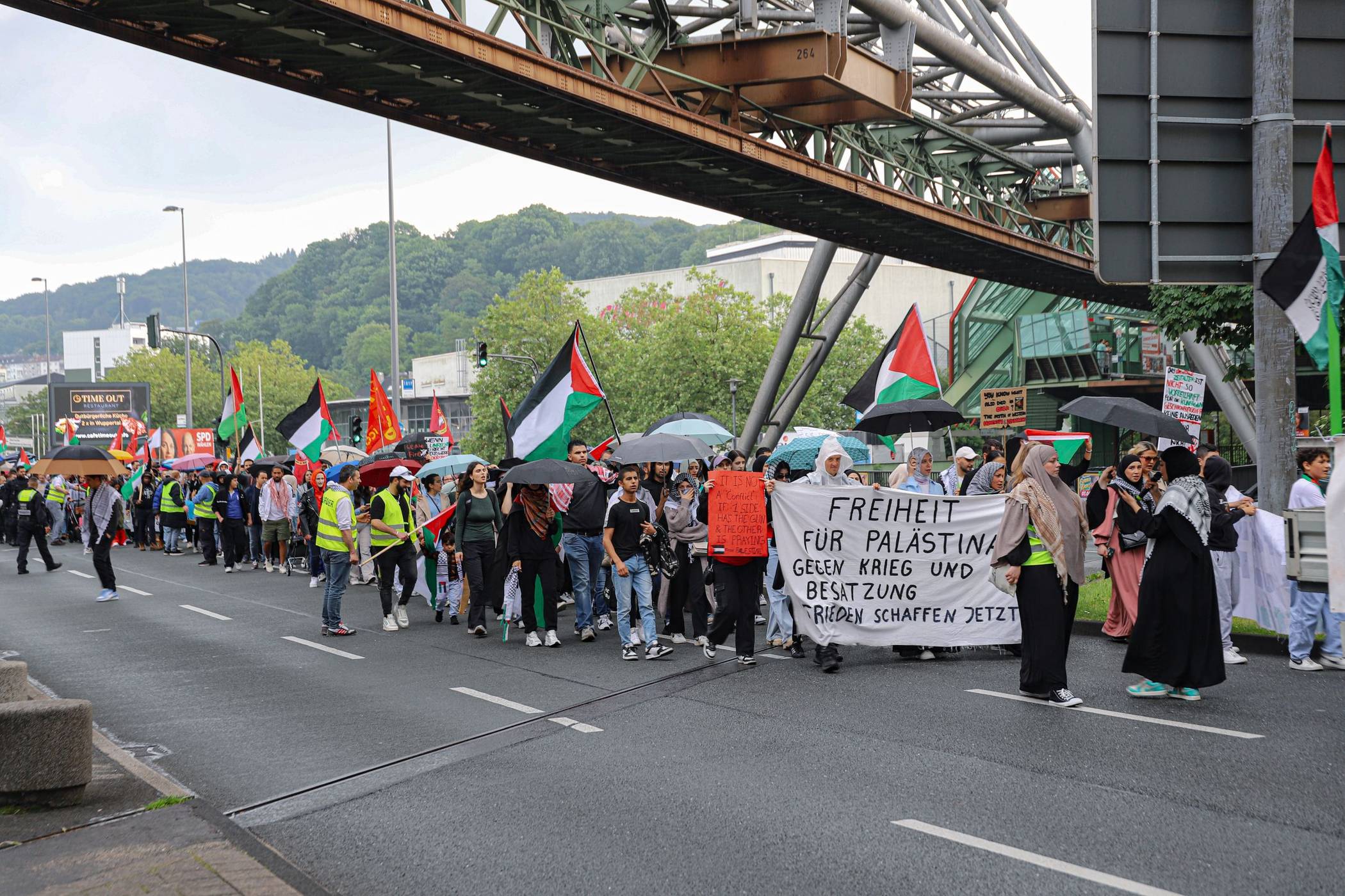 Wuppertaler Palästina-Demo im Mai 2024 auf der Talachse.