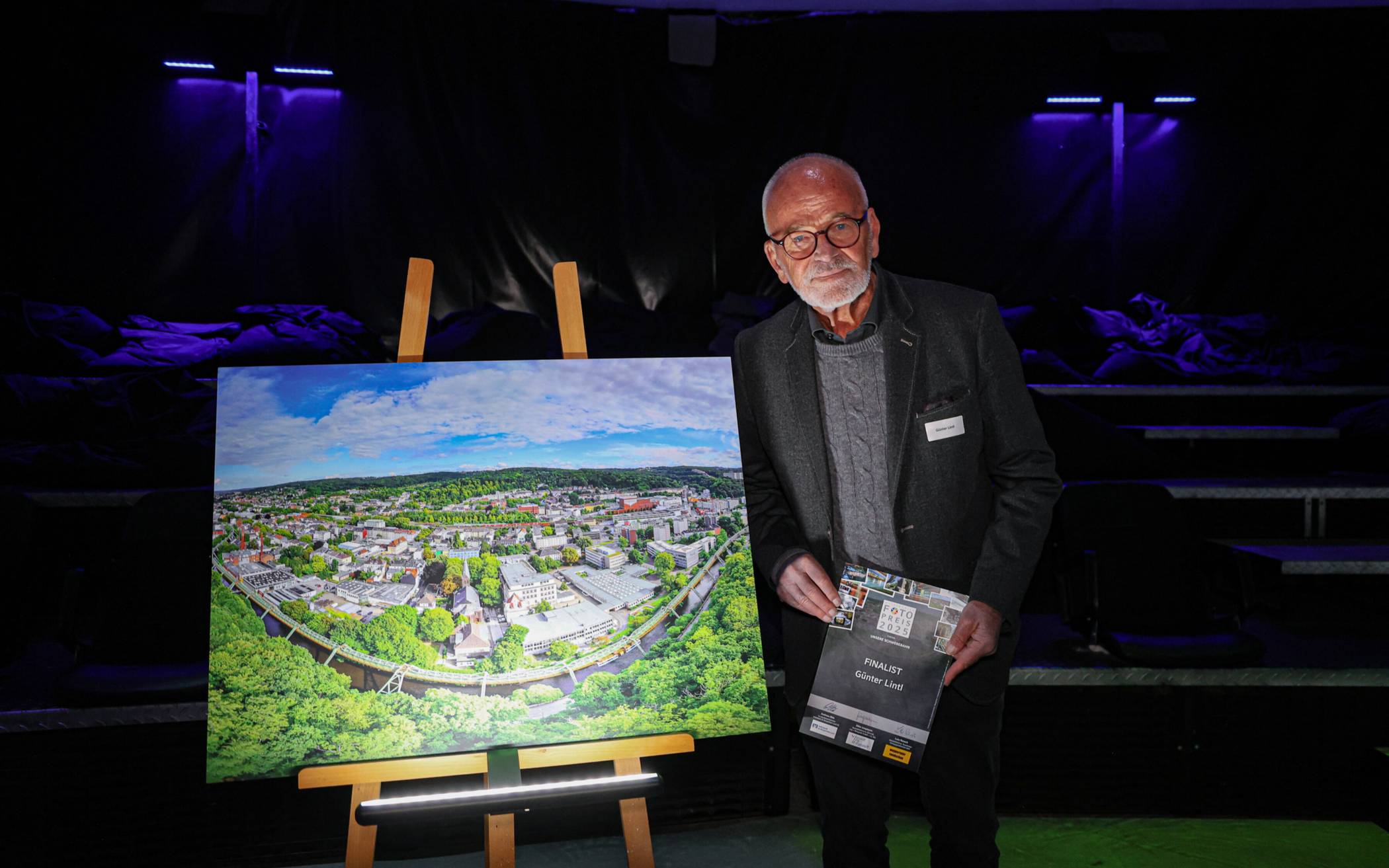Mit der Drohnenkamera fotografiert Günter Lintl regelmäßig die Hardt im Wechsel der...