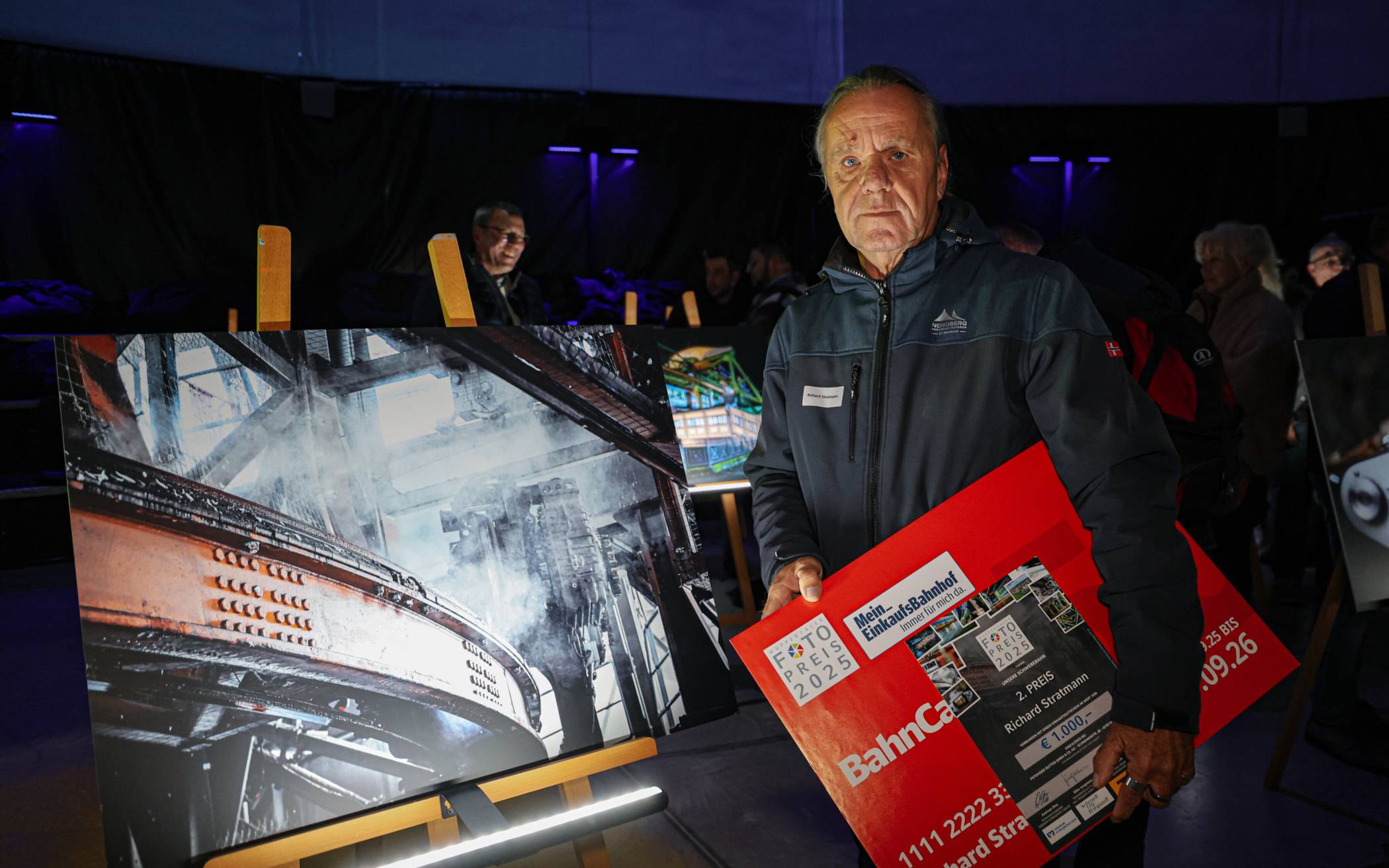 Richard Stratmann war von Beruf Techniker und sucht jetzt zusammen mit seiner Frau auf...