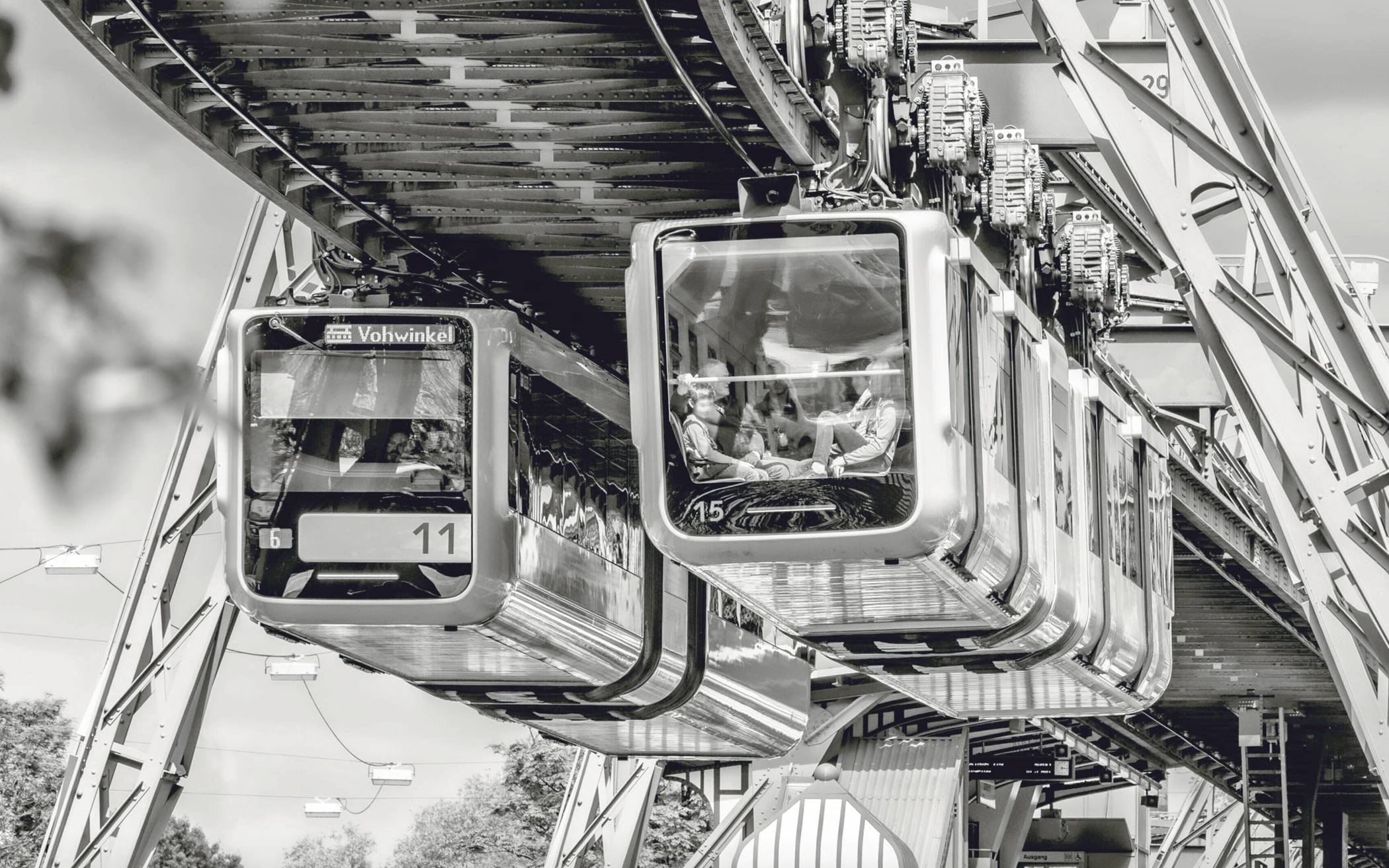 "Schwebende Begegnung" von Angela...