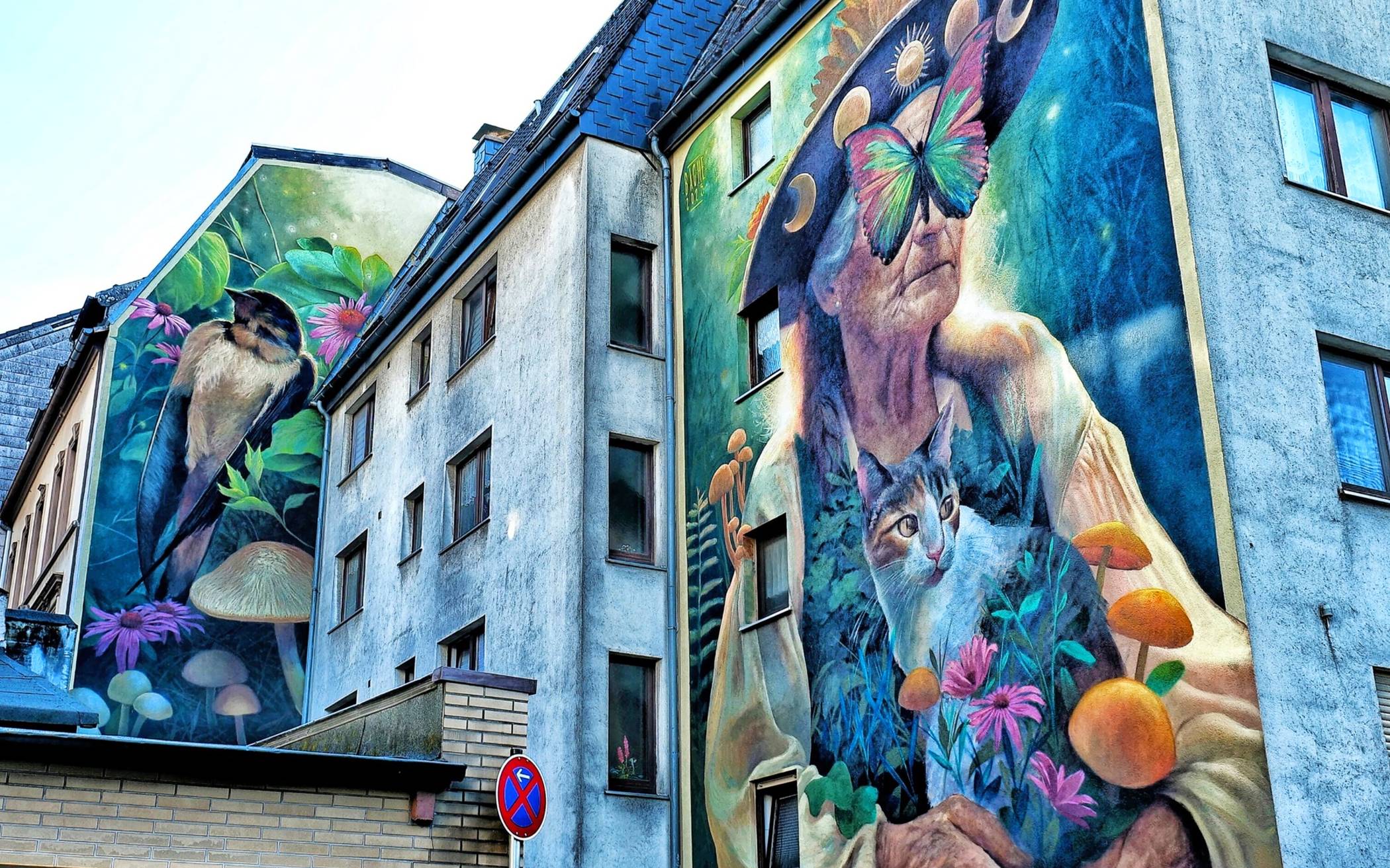 Ein Doppel-Mural von „BACHE“ aus Mexiko