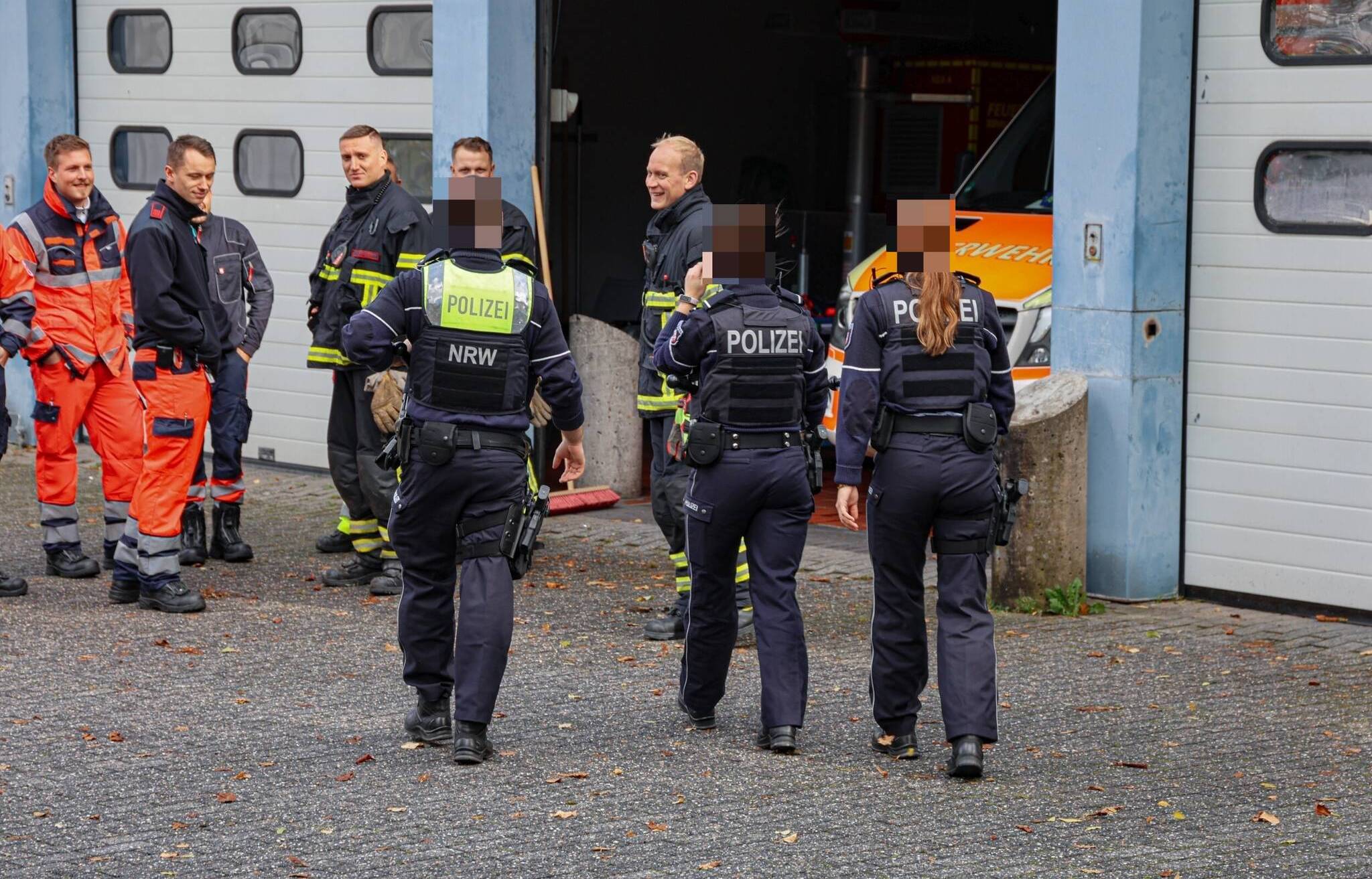 Bilder: Kabelbrand in Wuppertaler Feuerwache 6