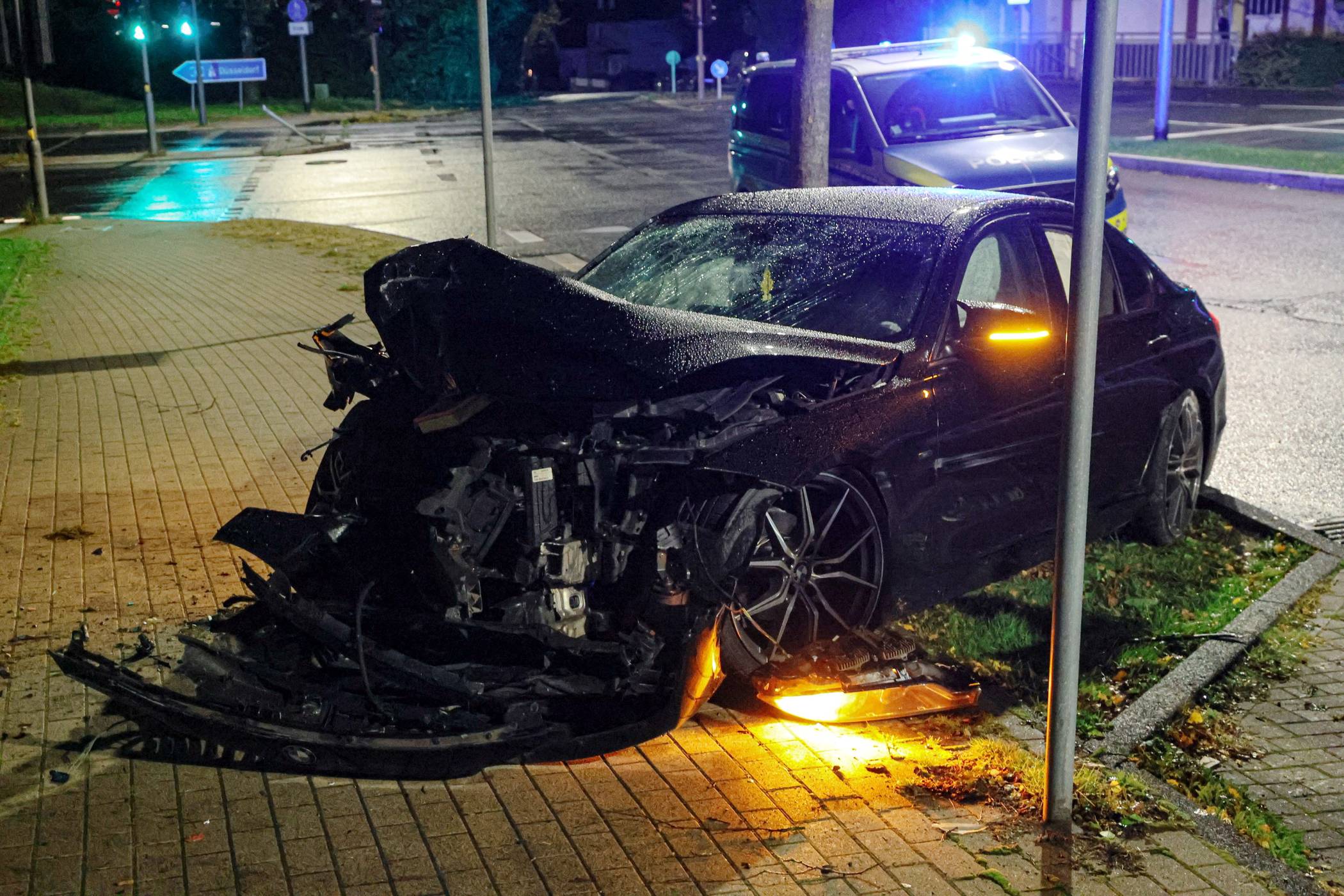  Der Wagen war erheblich beschädigt. 