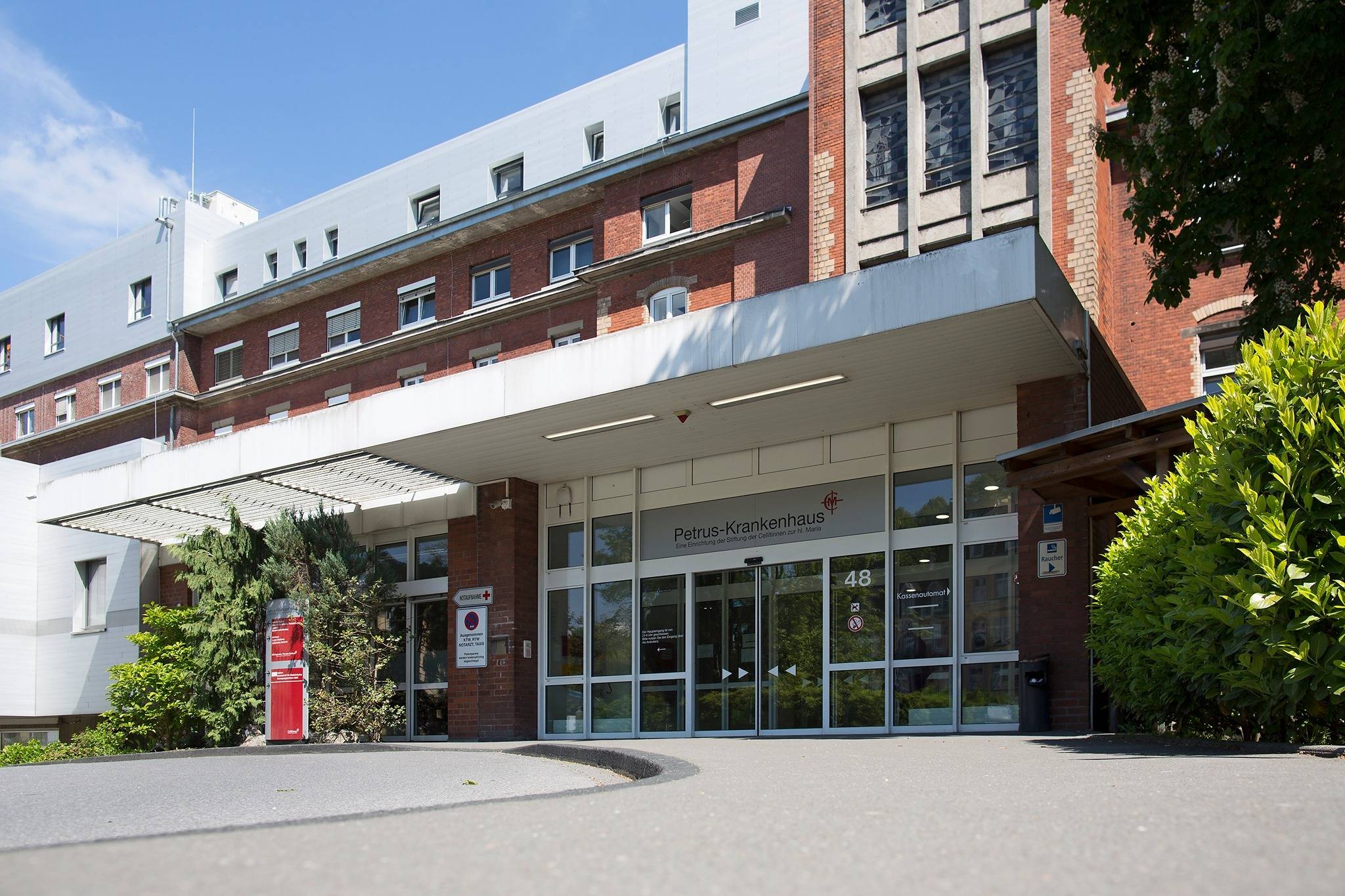  Das Petrus-Krankenhaus an der Carnaper Straße. 