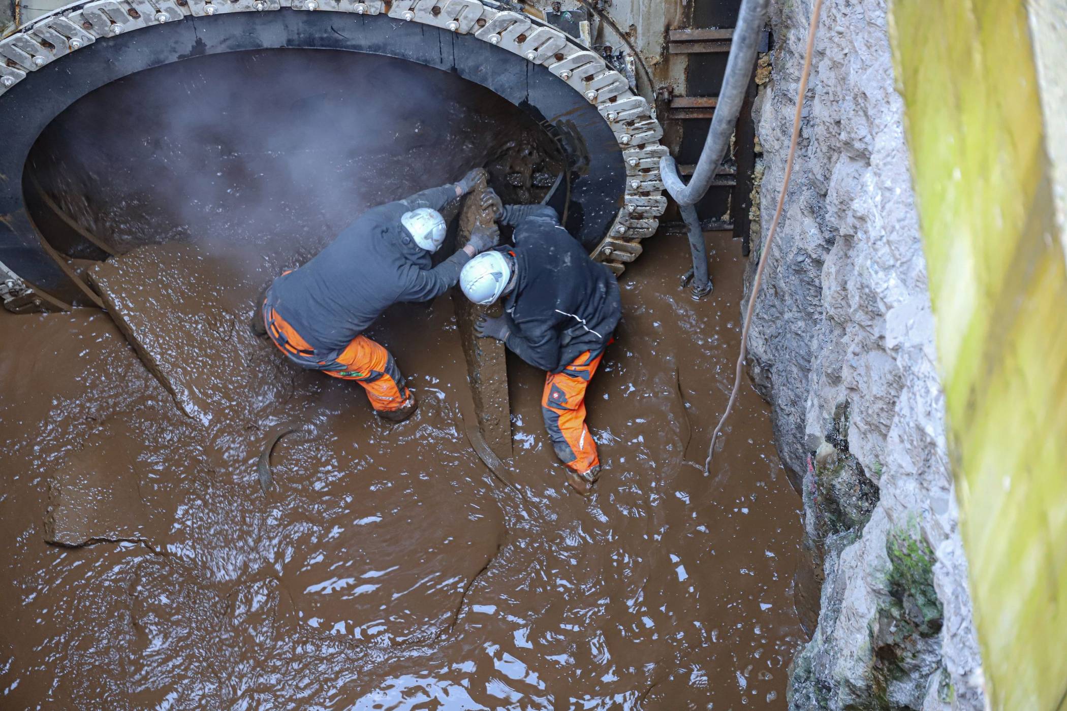  Bauarbeiten am Wuppersammler im Jahr 2024 im Bereich Alter Markt. 