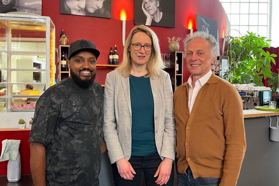  Das Team der CityKirche (von li.): Weltcafé-Leiter Biniam Gebremedhin, Pfarrerin Christina Falkenroth und Pfarrer Johannes Nattland. 