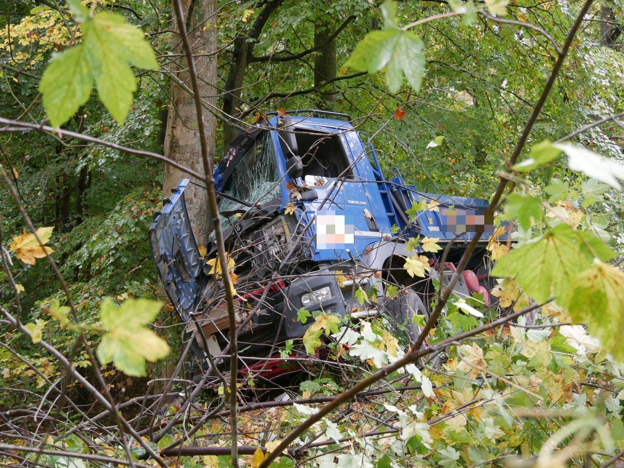 Der LKW wurde erheblich beschädigt.