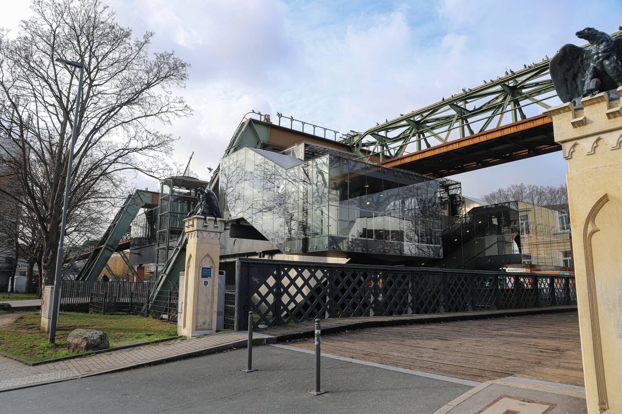  Die Station Adlerbrücke. 