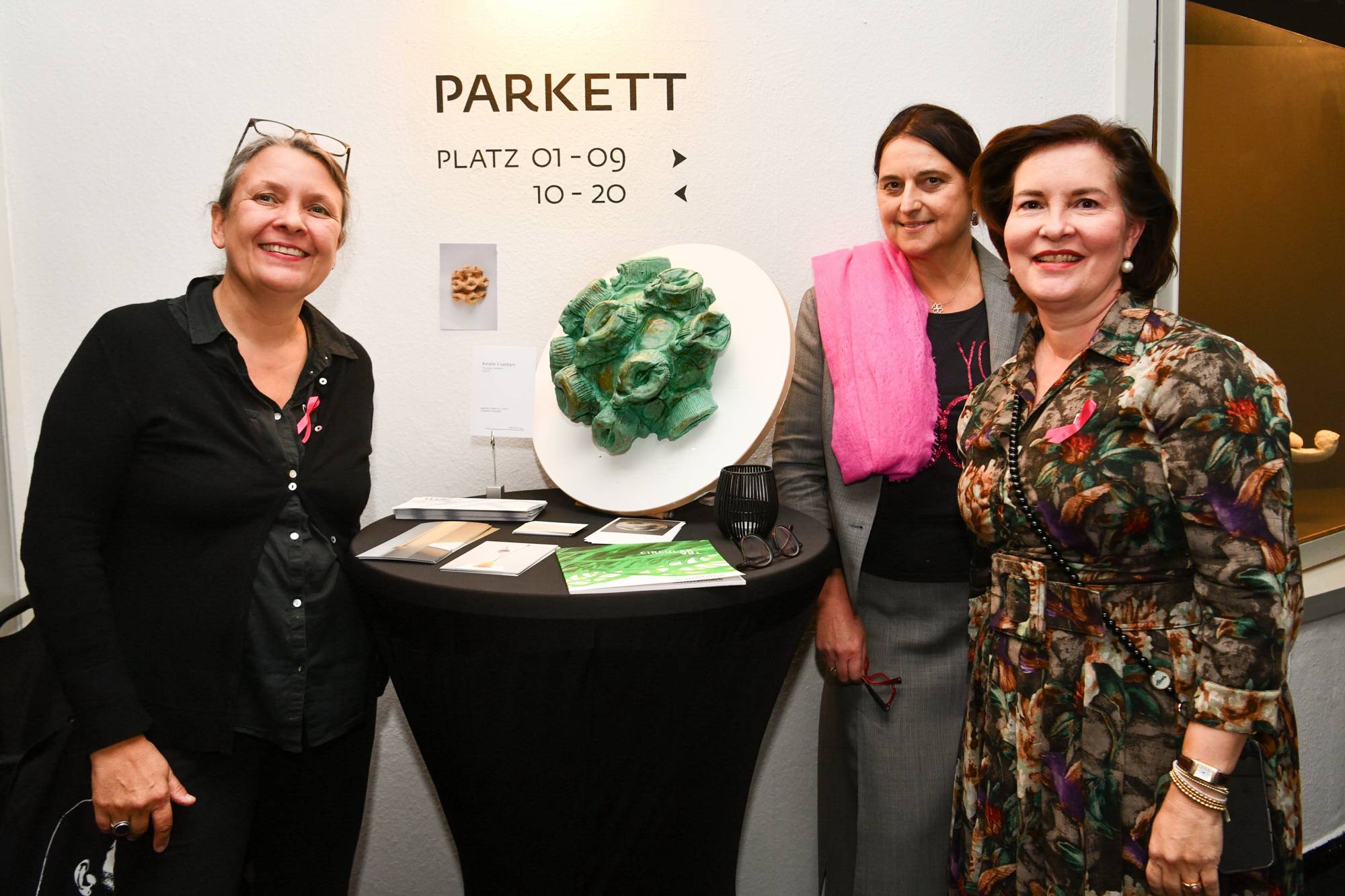 Von li.: Andrea Raak, Prof. Vesna Bjelic-Radisic und Christiane Prange vom Verein „Grazie“ beim Kino-Event 2023.