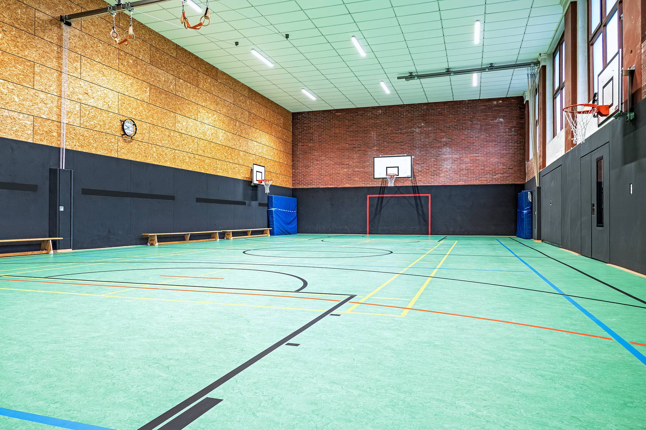 Blick in die Sporthalle.