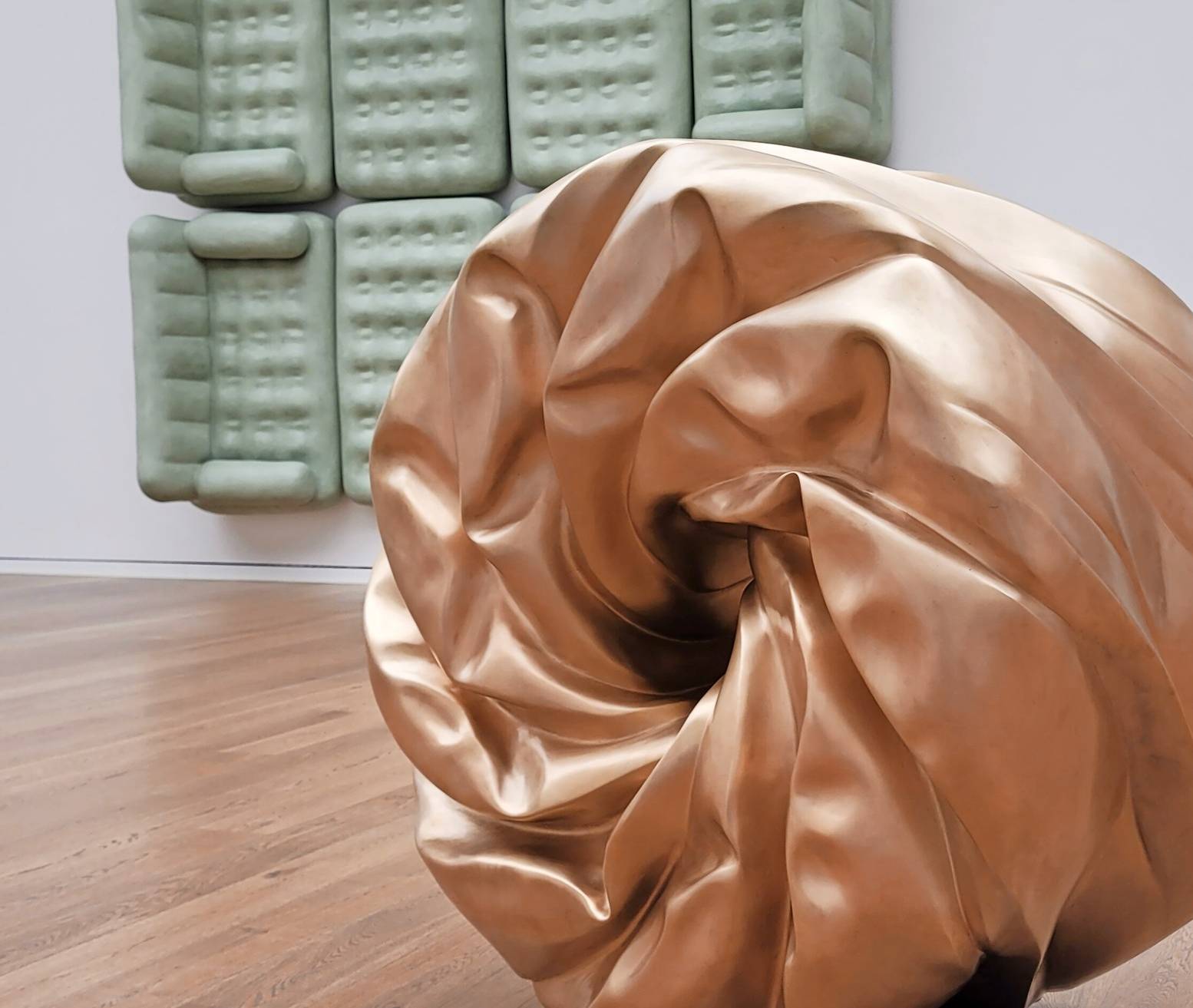  Ganz unterschiedliche Skulpturen von Jaana Caspary (li.), Markus Karstieß (Mi.) und Guido Jendritzko zeigt das Von der Heydt-Museum jetzt auf seiner kompletten zweiten Etage.  