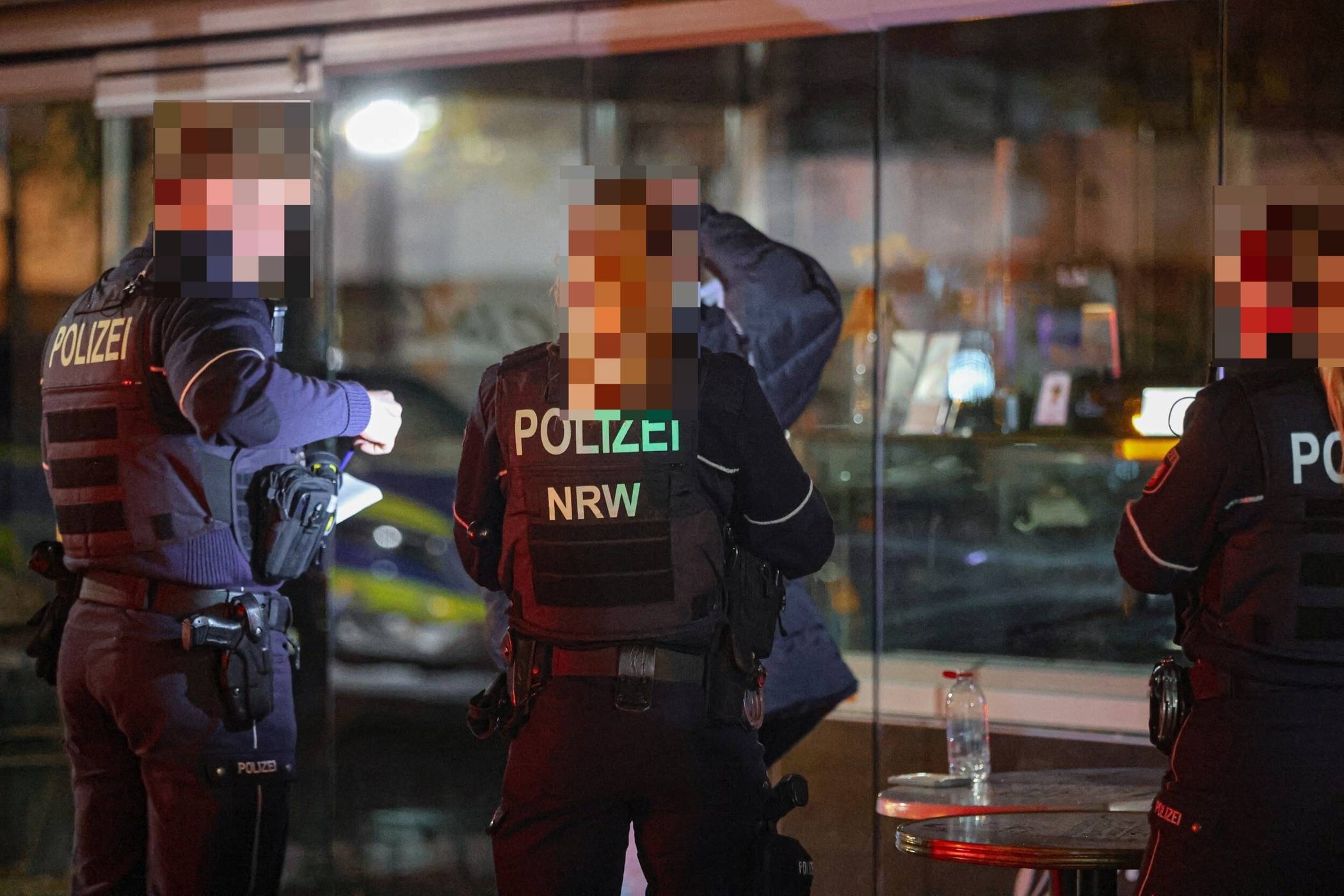 Die Polizei verhörte einen der mutmaßlich Beteiligten.