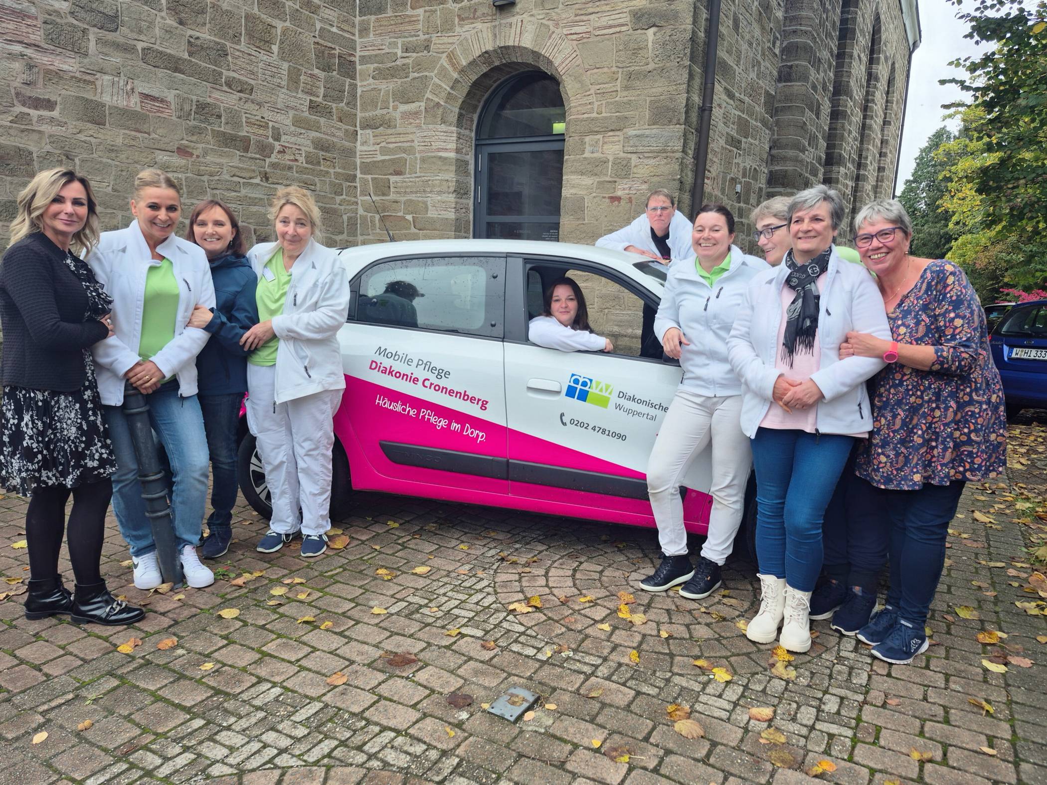 Die Mitarbeiterinnen und Mitarbeiter.