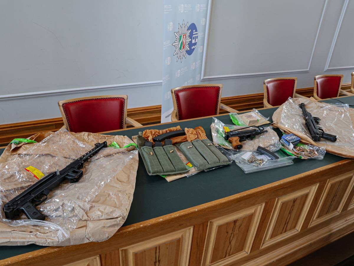 Weitere Waffen in einem Geheimraum entdeckt