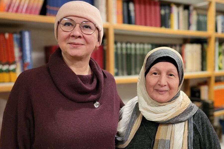  Syrisch-ukrainische Freundschaft: Hanna und Samira. 