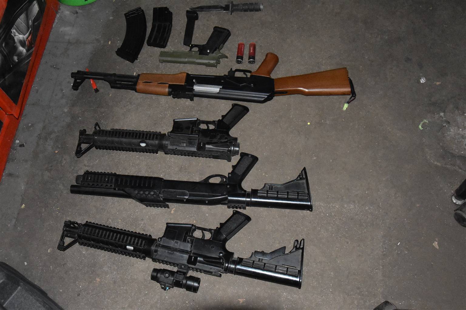 Noch mehr versteckte Waffen in Gebäude in Remscheid