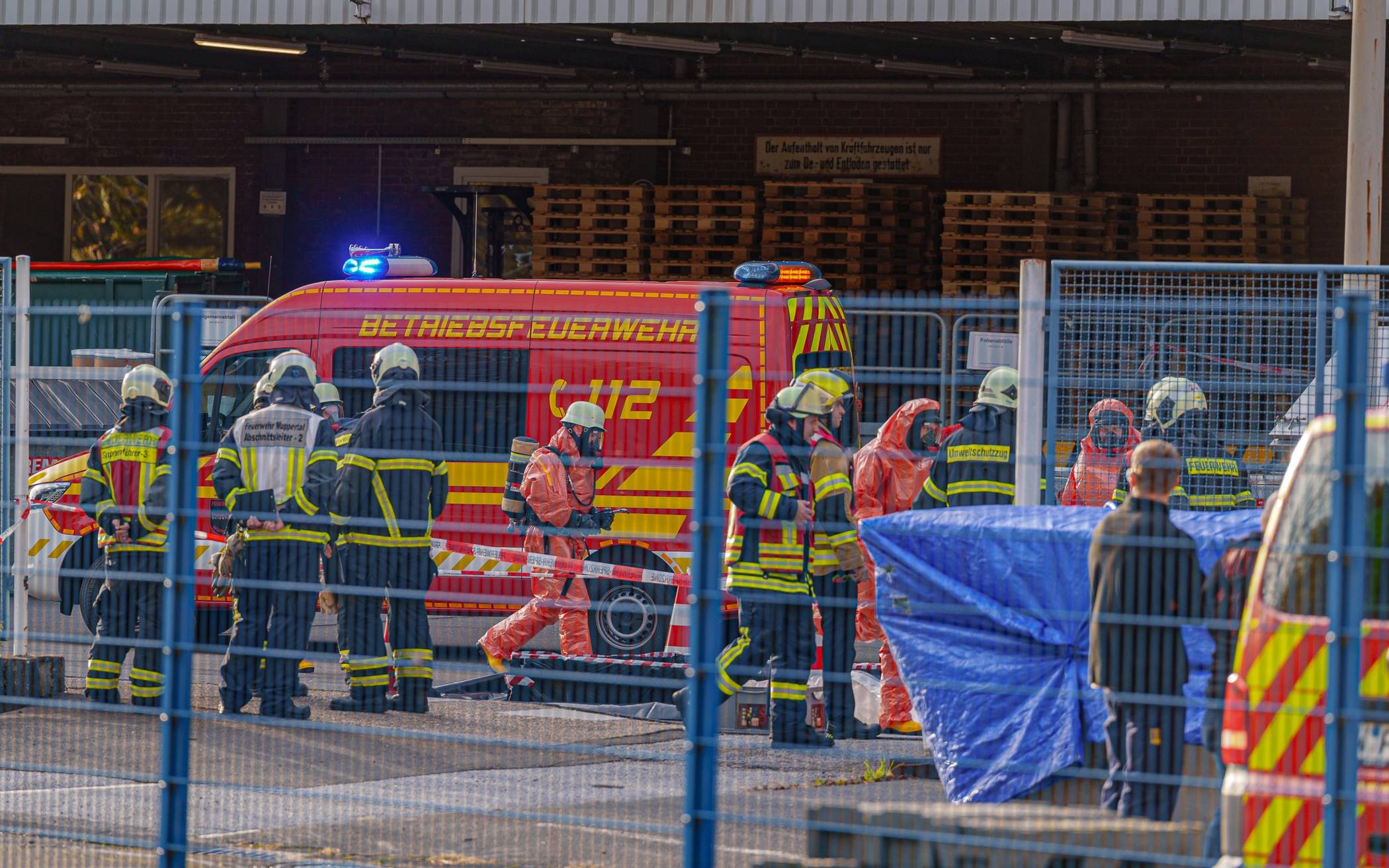 Die Szenerie vor Ort.