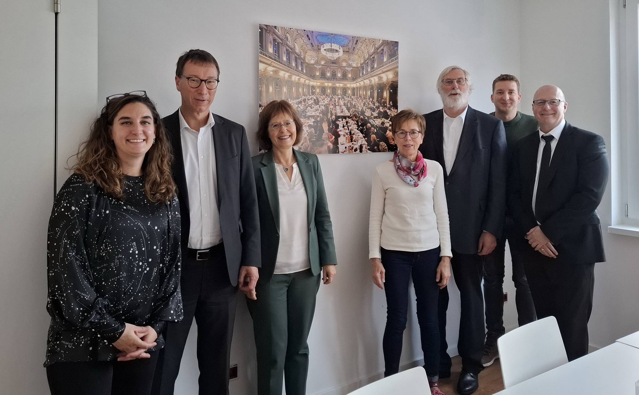 Von li.: Meike Job, Axel Jütz, Dr. Sabine Federmann, Susanne Probach, Dr. Martin Hamburger, Florian Decken und Andreas Müller.