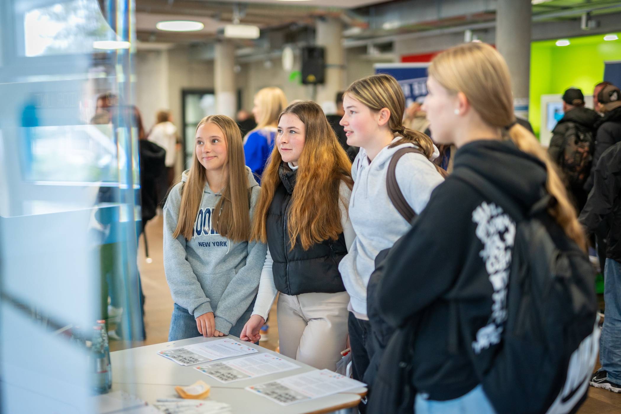 Nach 2023 lädt die Junior Uni in diesem Jahr zum zweiten Mal Jugendliche zum Berufsorientierungstag ein.