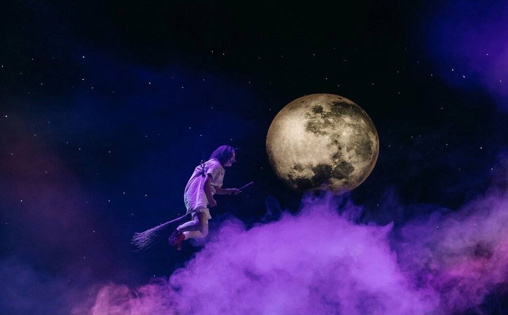 Familienstück startet: Preußlers „Kleine Hexe“