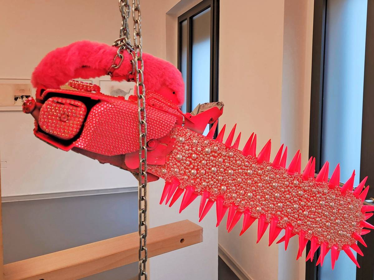 Kunsthalle Barmen: Kettensäge, „Porschepfütze“