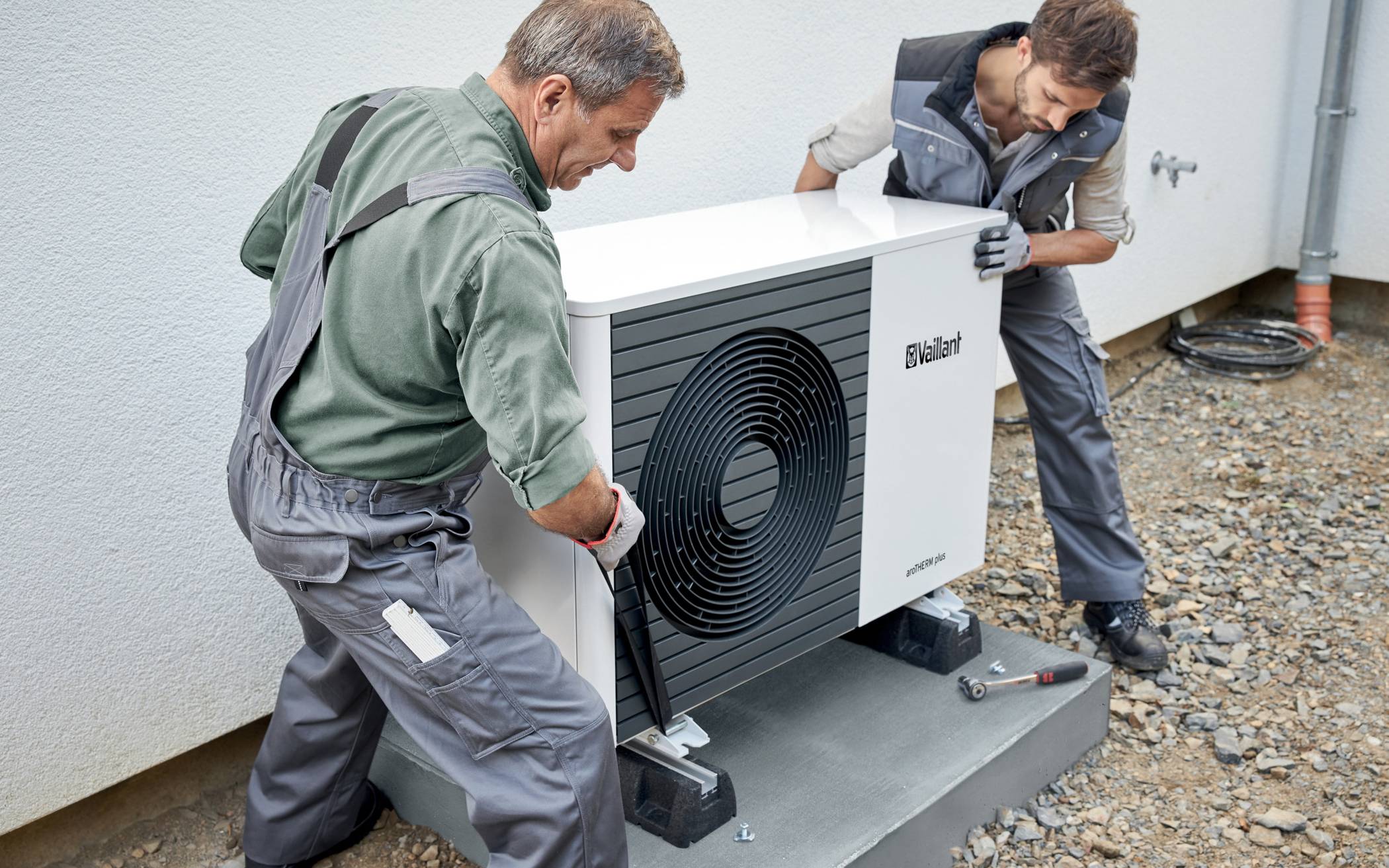 Einbau einer Wärmepumpe.
