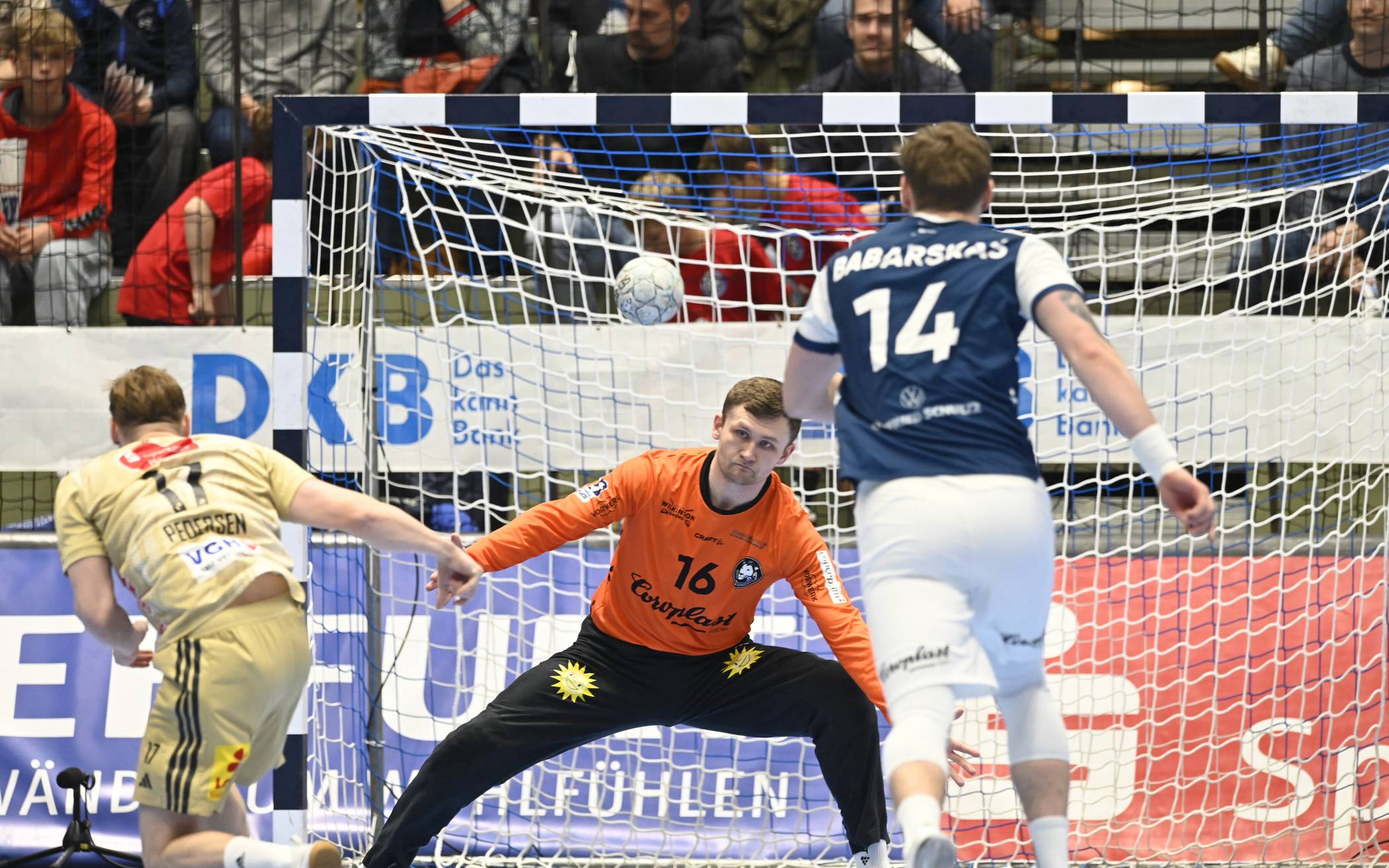 Szene mit BHC-Keeper Lukas Diedrich.